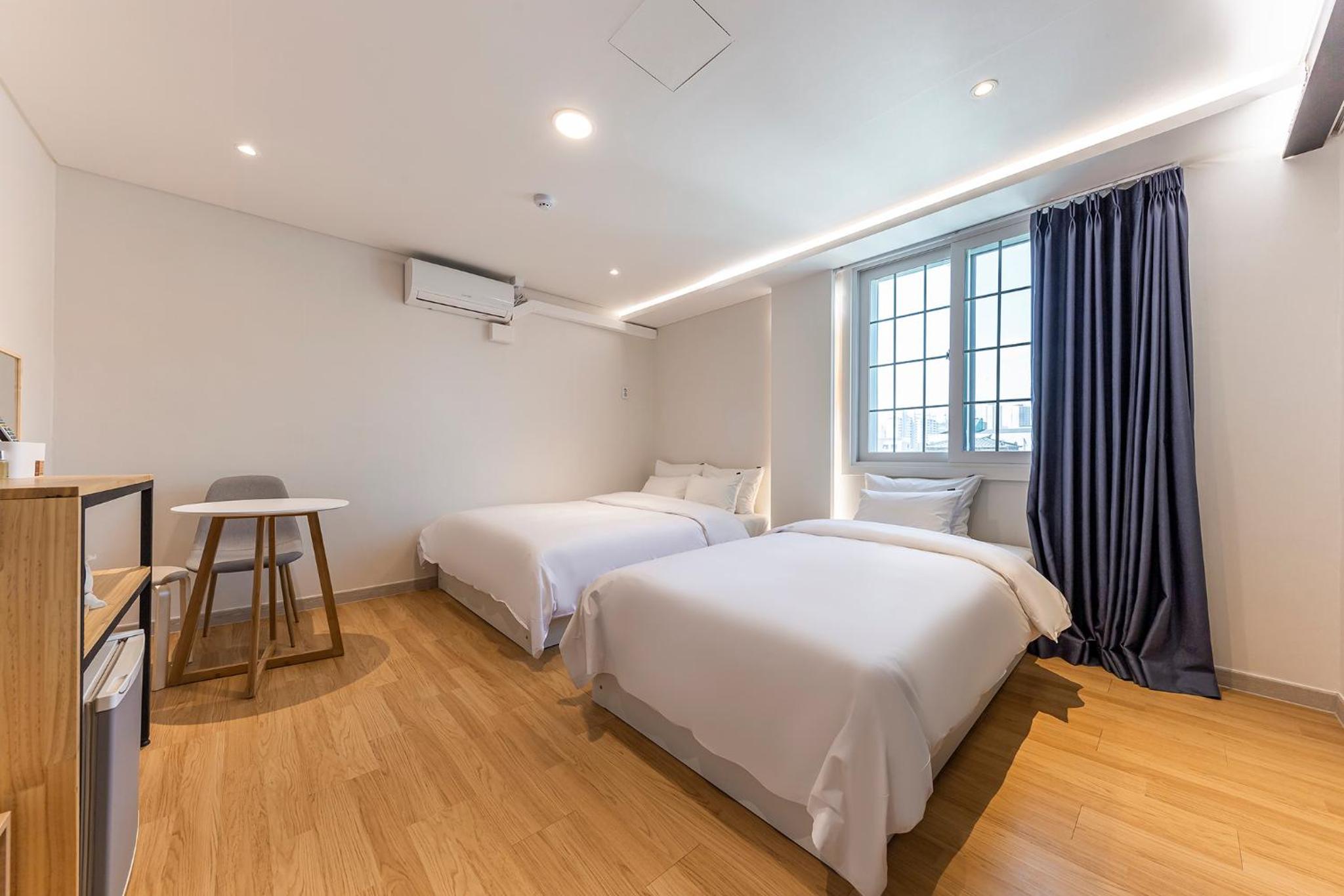 Deluxe Twin Room - Photo 1
