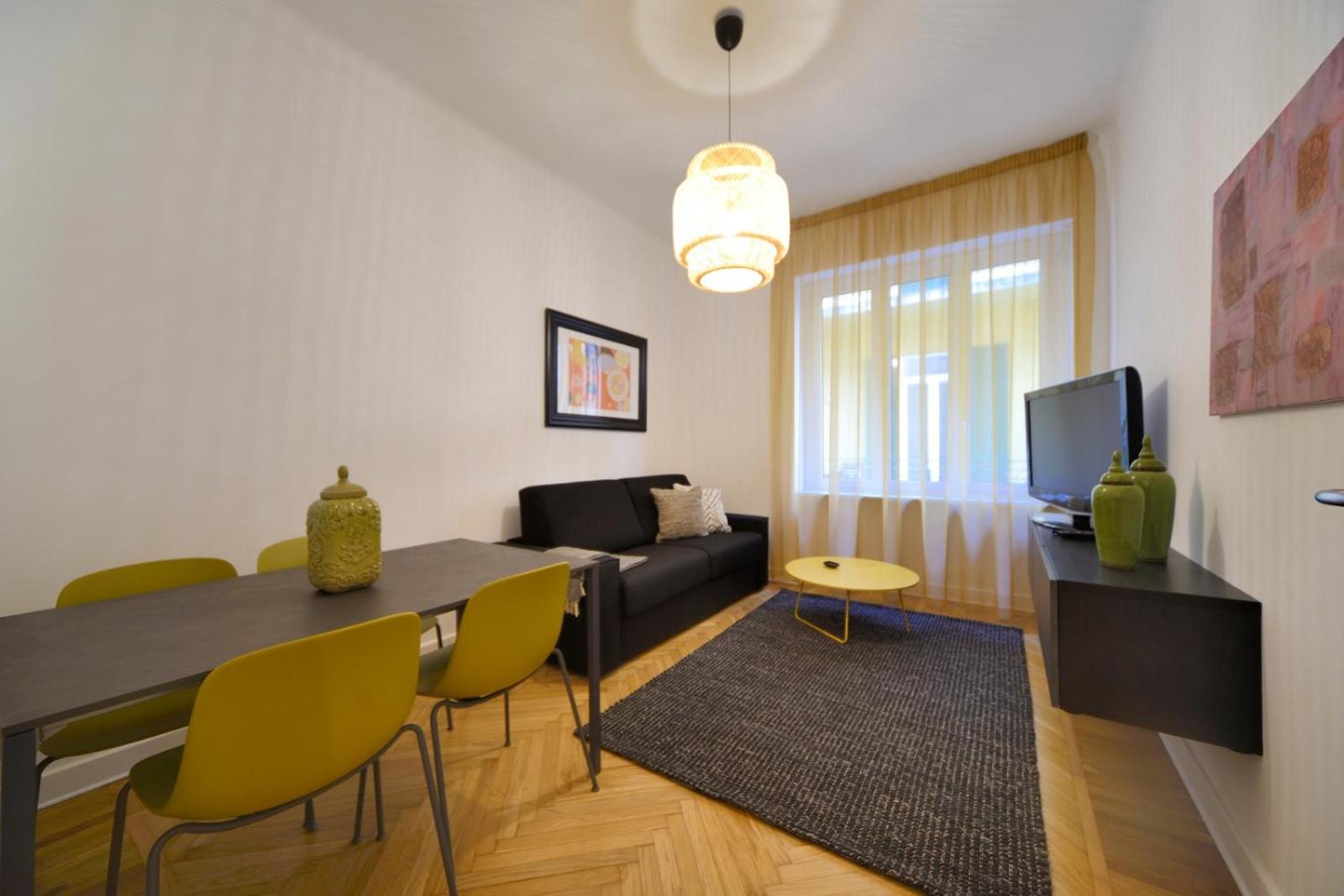 One-Bedroom Apartment