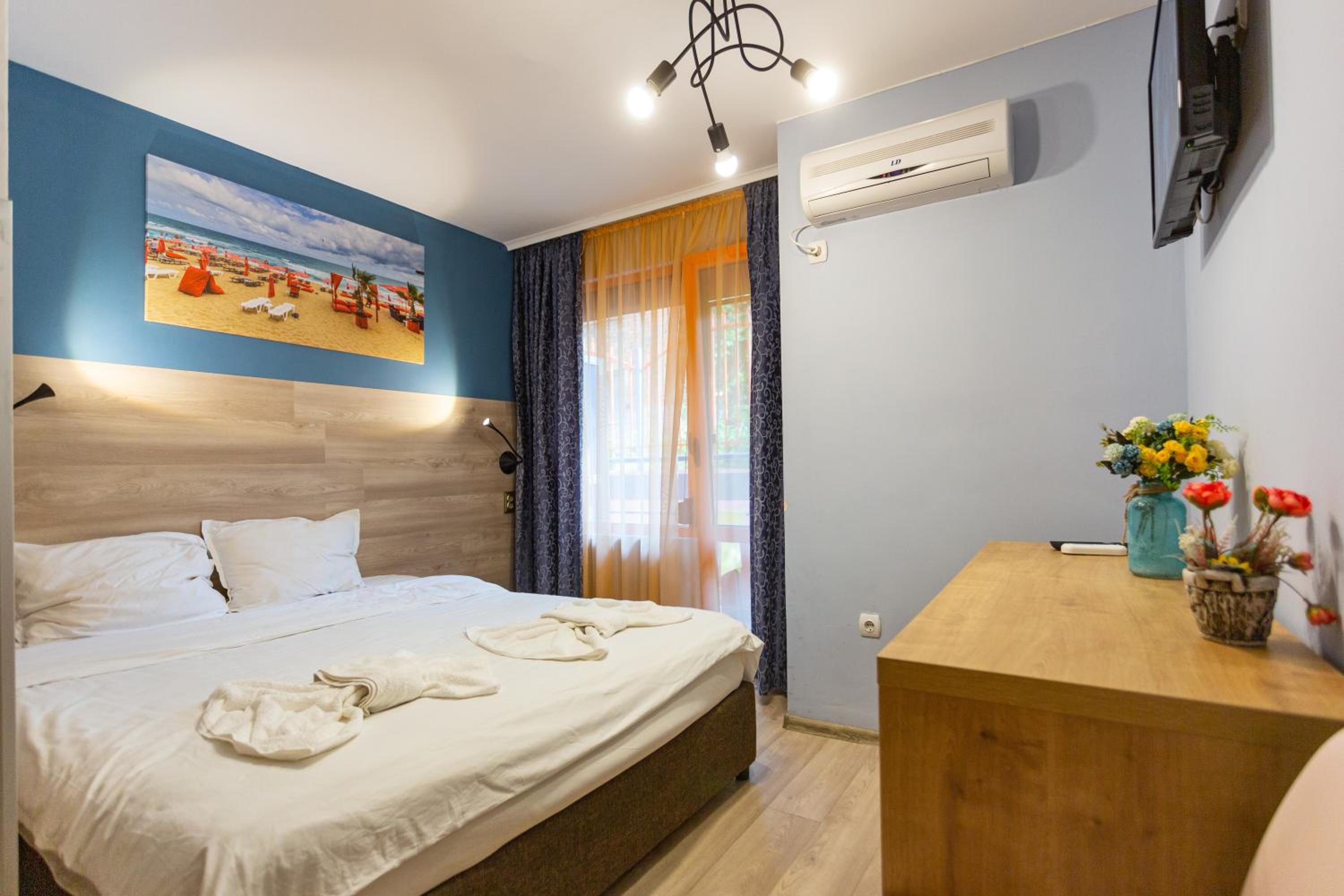 Double Room with Extra Bed photo 3