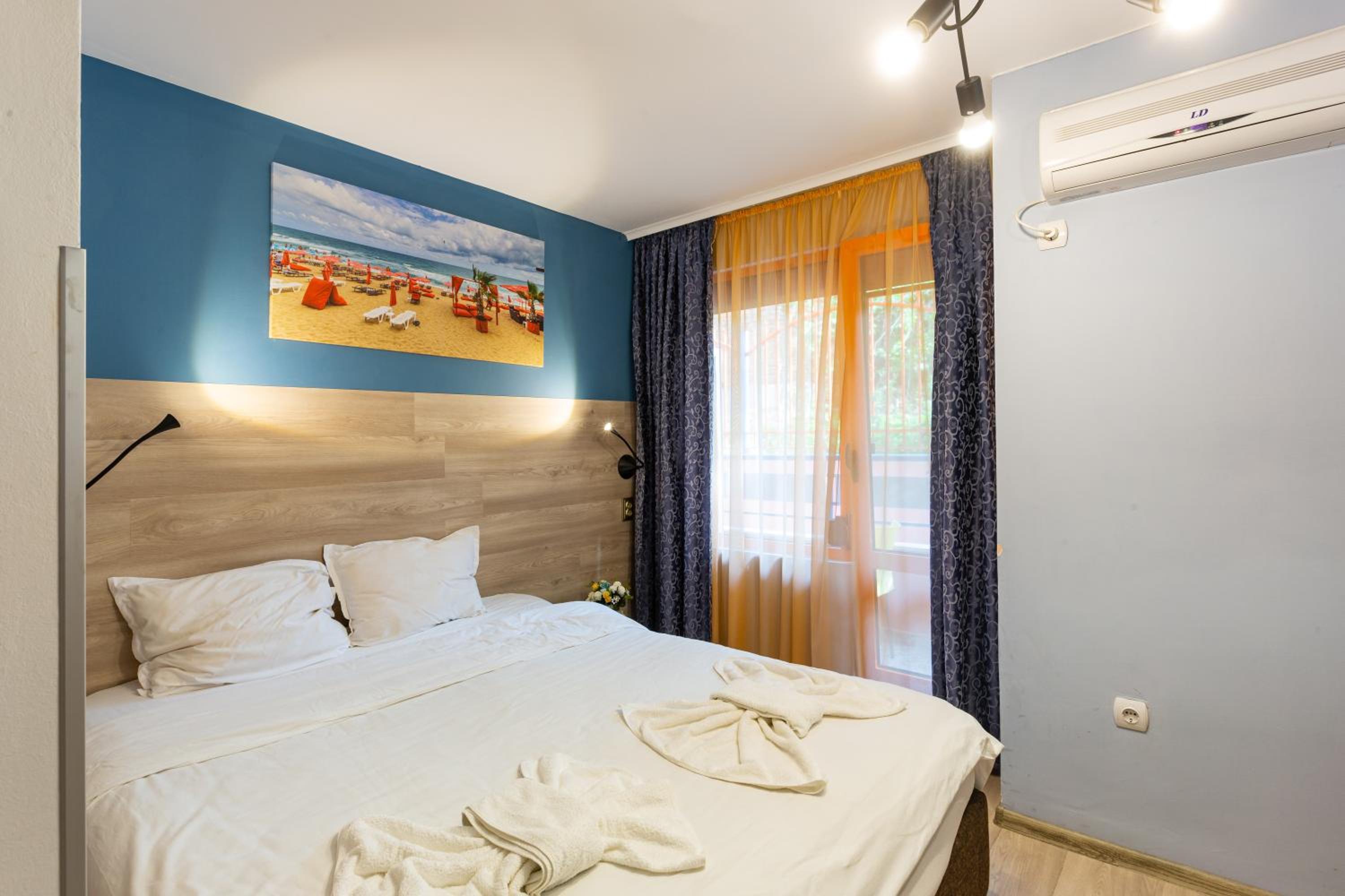 Double Room with Extra Bed photo 2