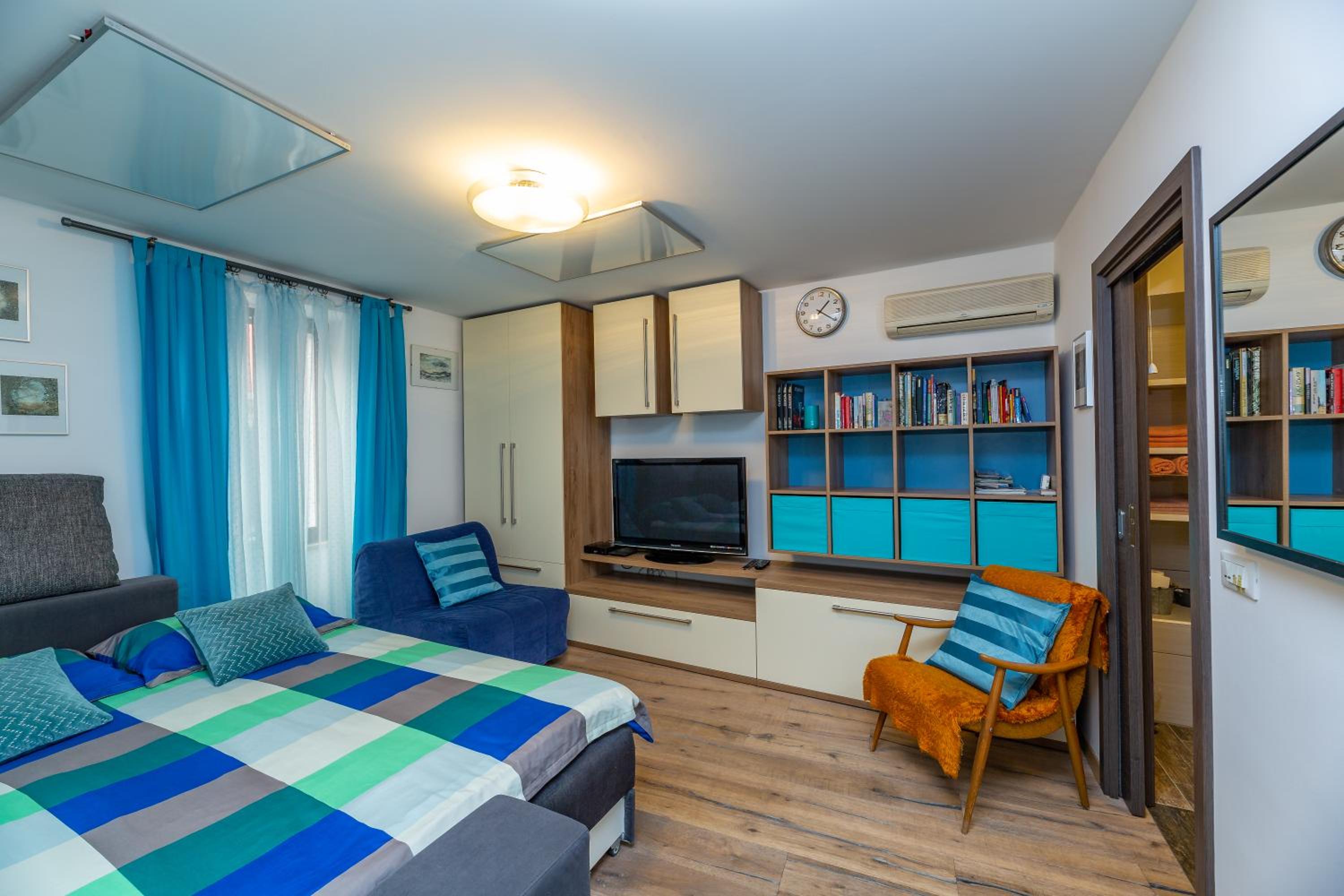 Studio Apartment photo 1