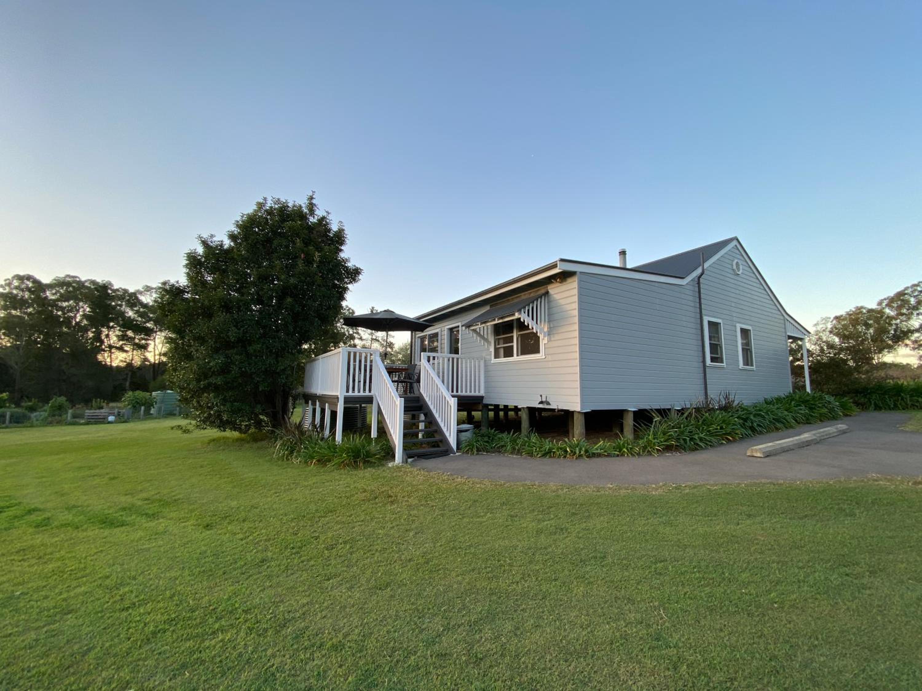 Deluxe Two-Bedroom Cottage photo 2