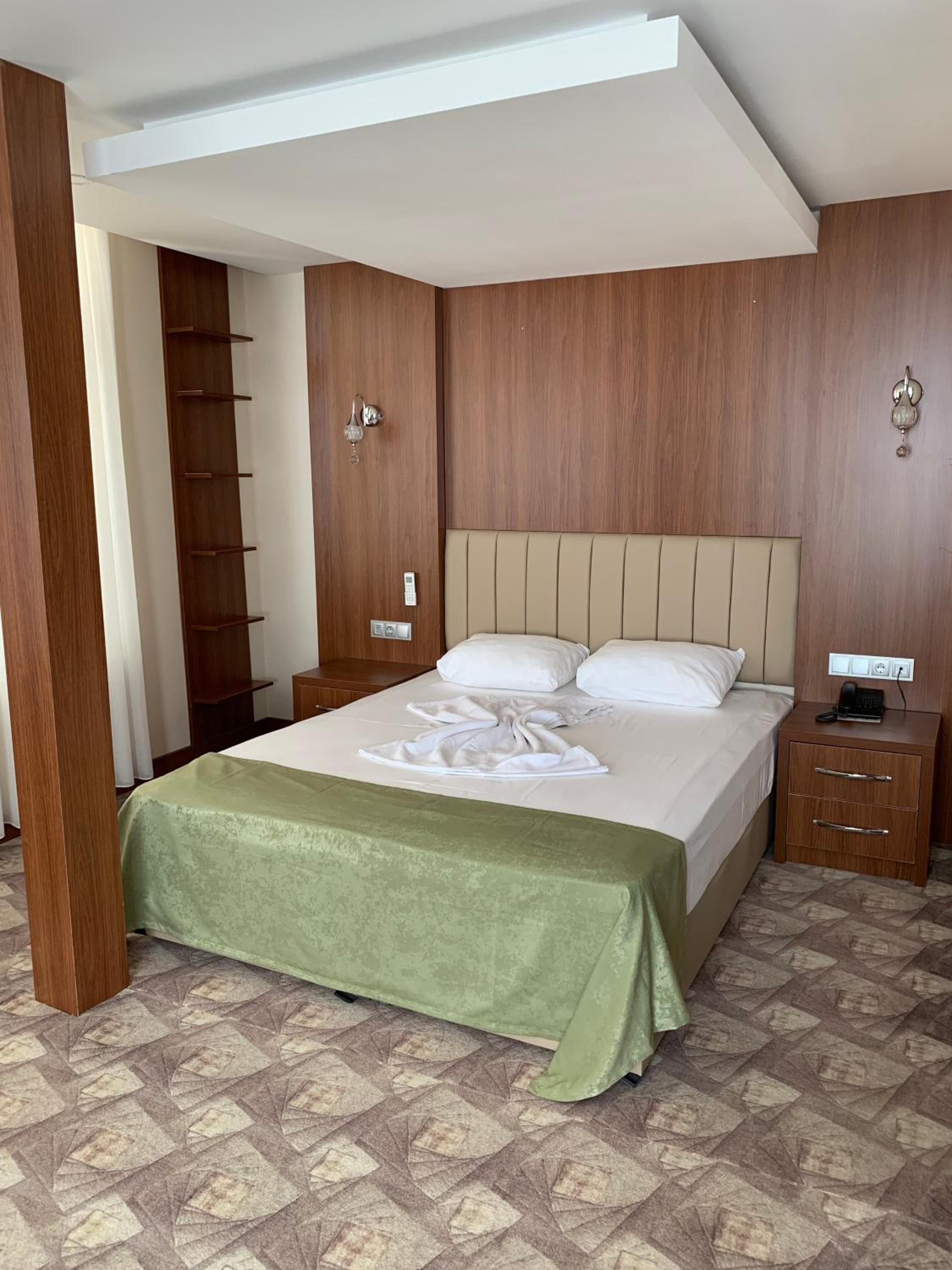 Standard Double Room - Photo 20