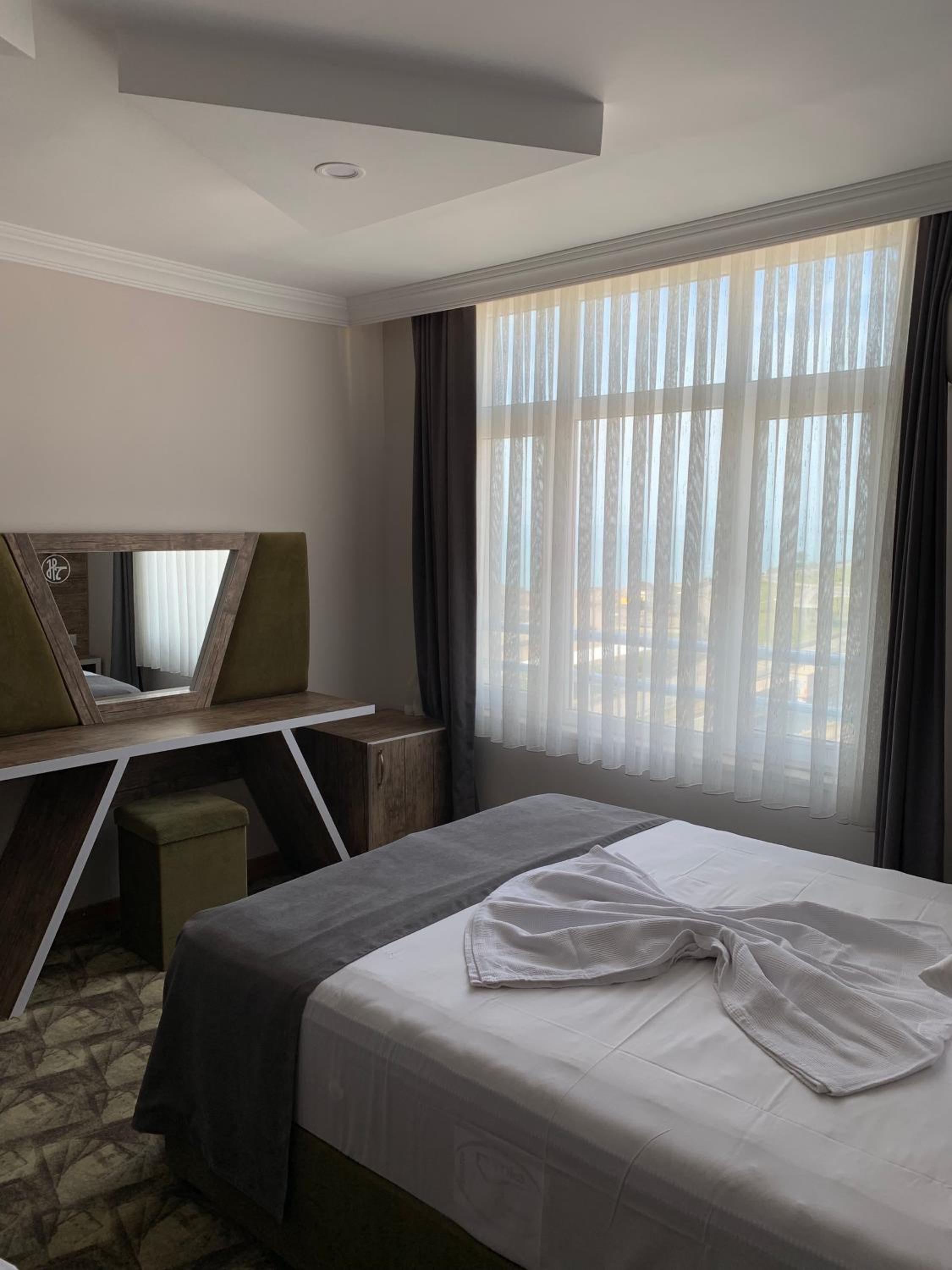 Standard Double Room - Photo 14