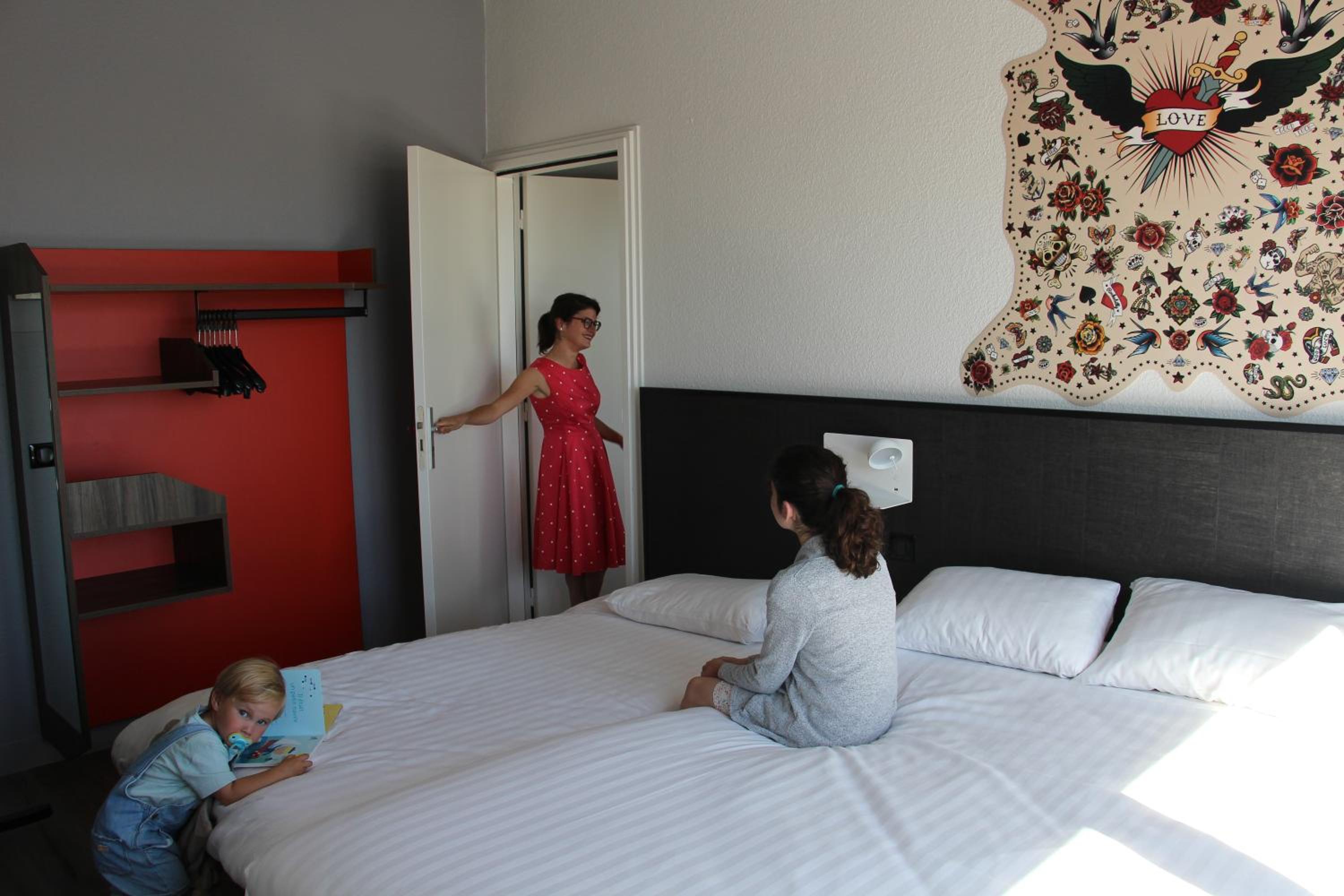 Family Room (6 Adults) - Photo 11