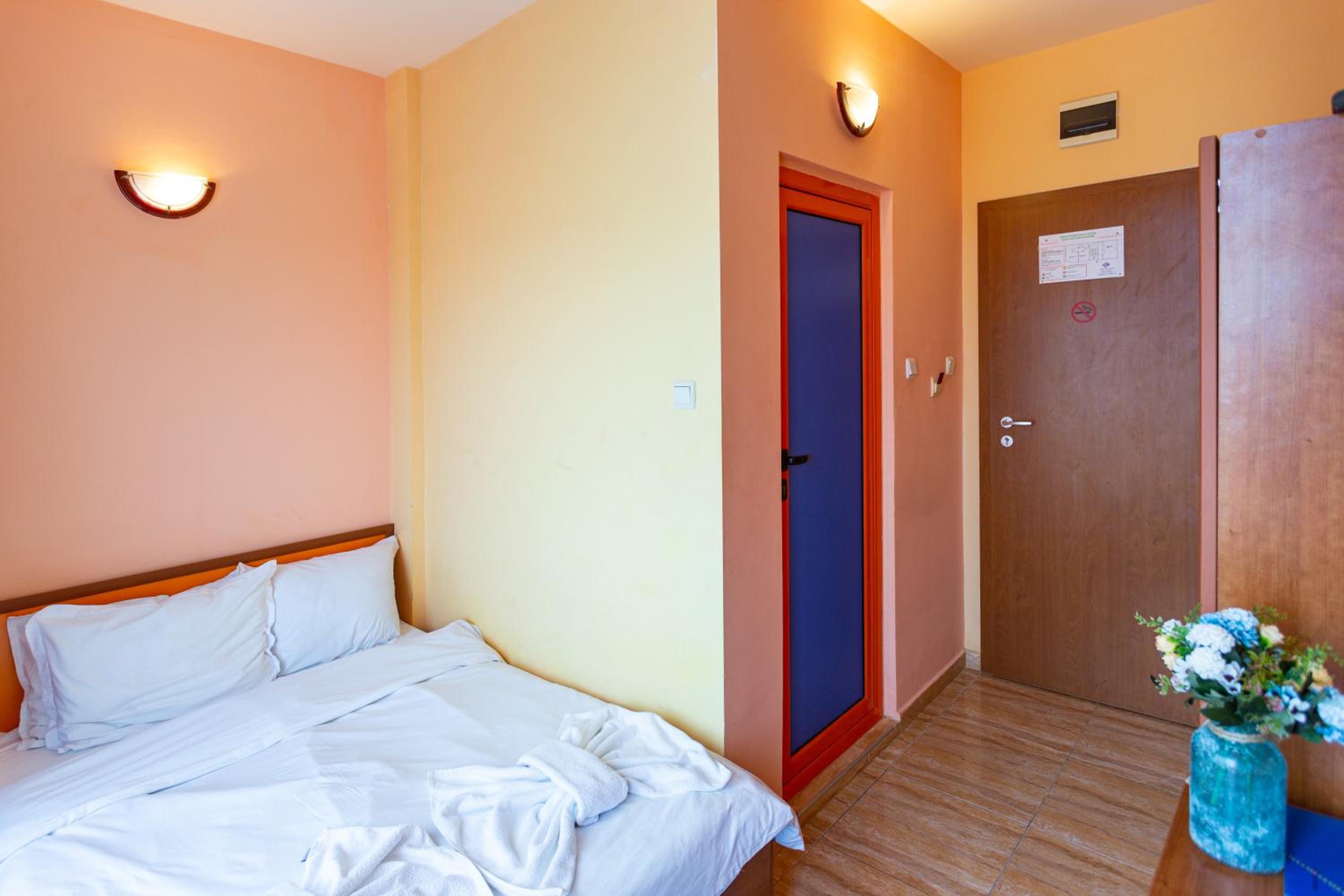 Economy Double or Twin Room photo 3