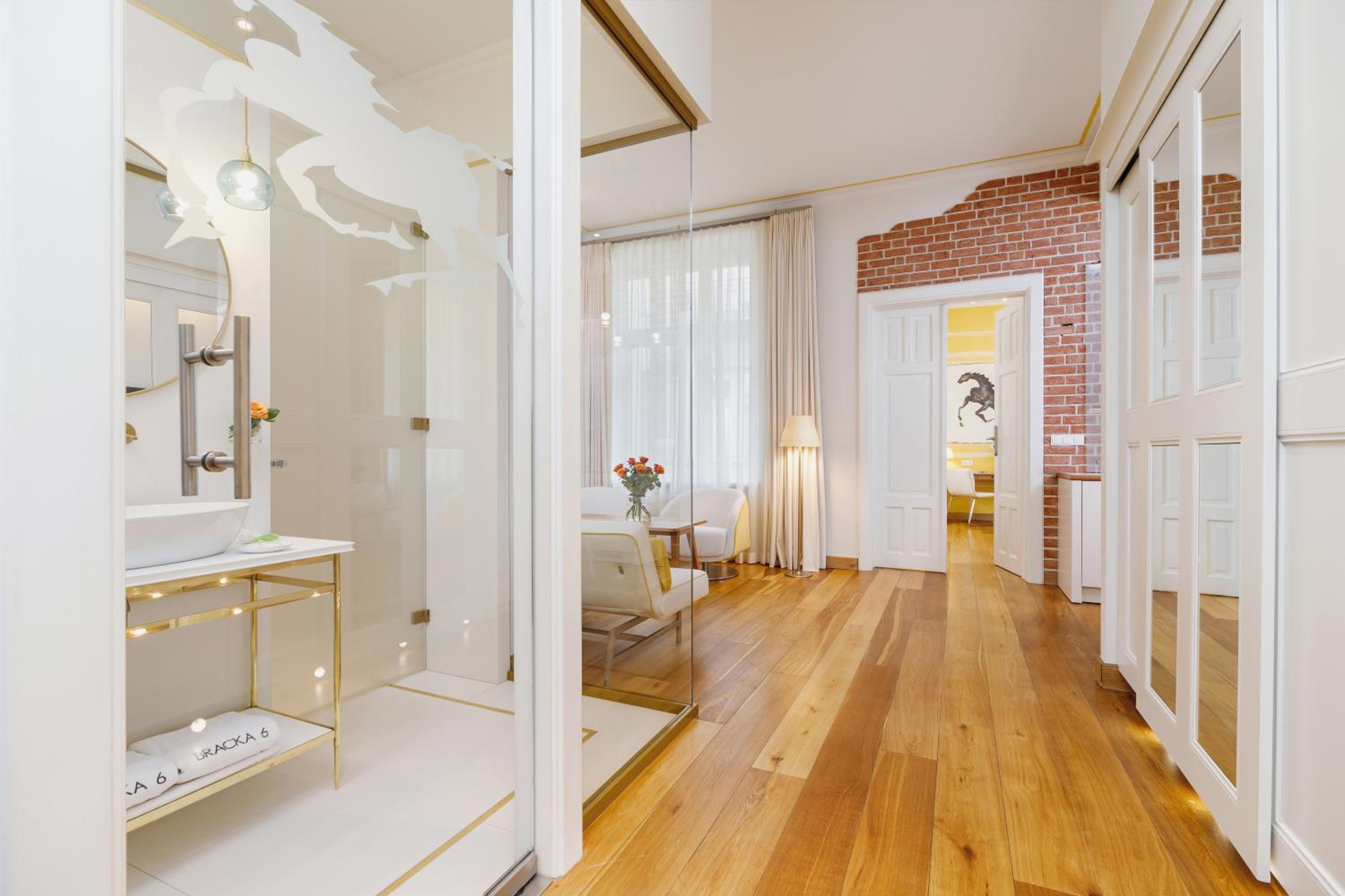 Apartment - Photo 12