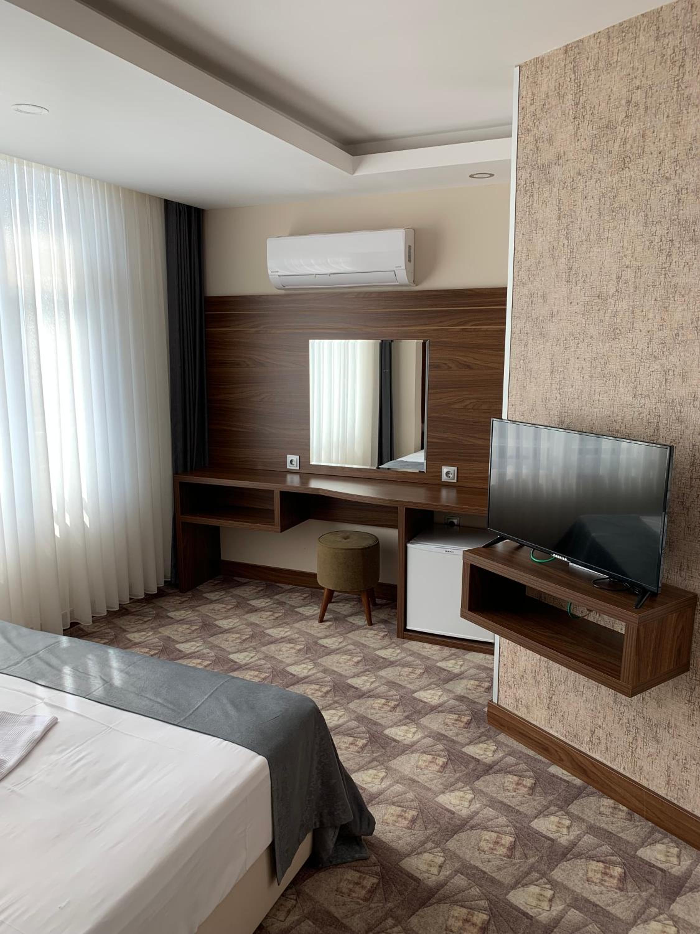 Standard Double Room - Photo 13