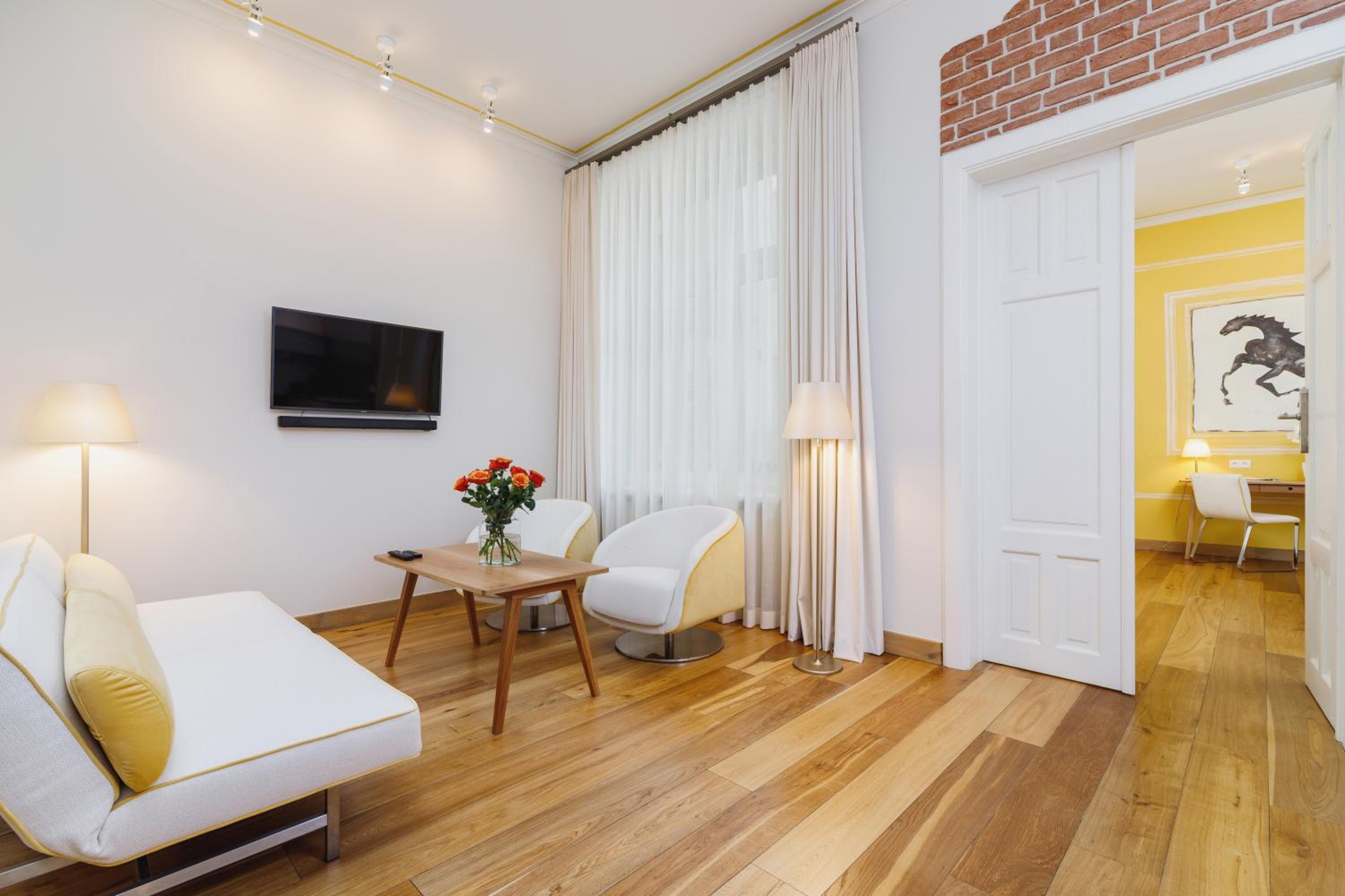 Apartment - Photo 10