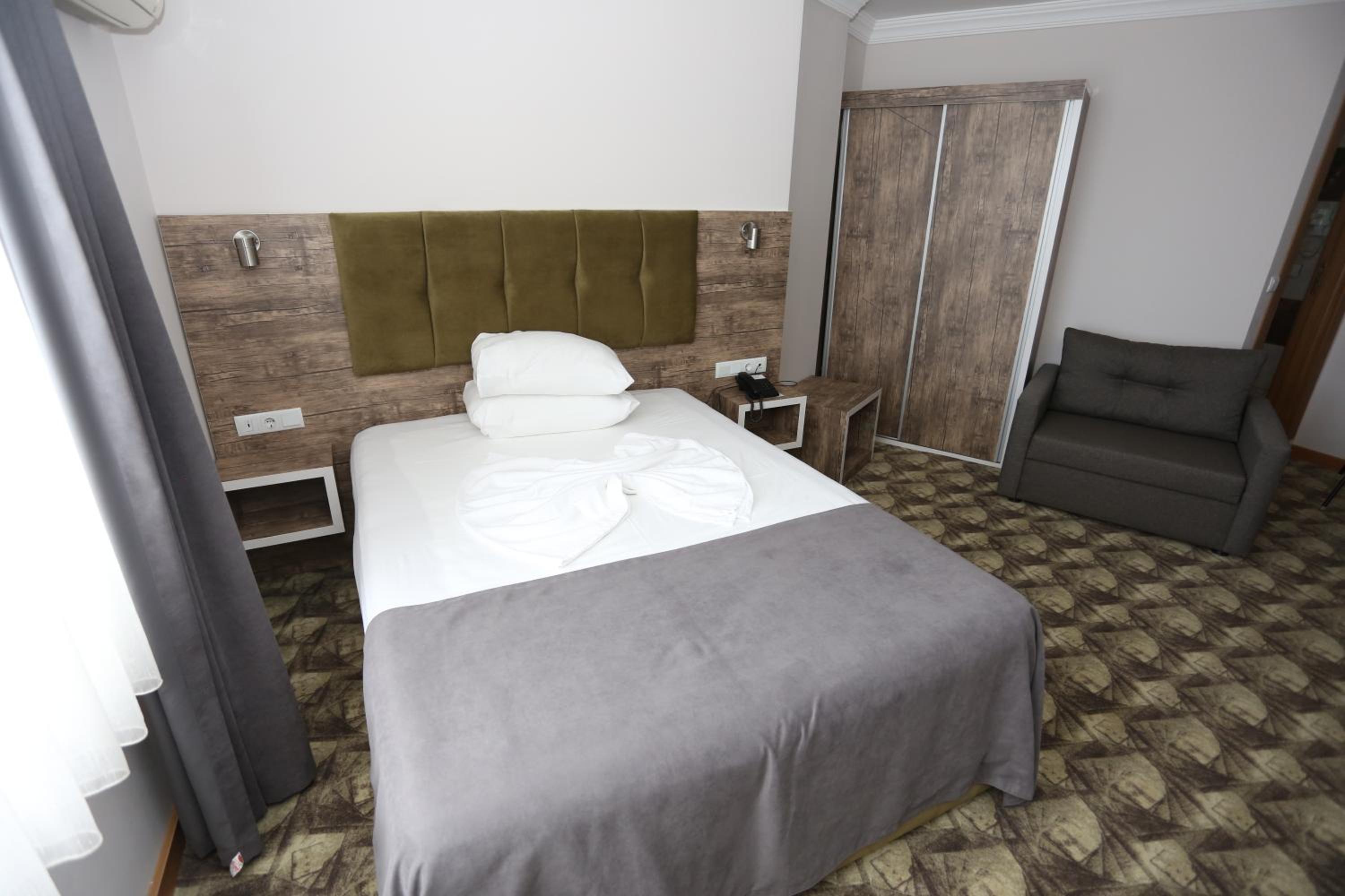 Standard Double Room - Photo 4