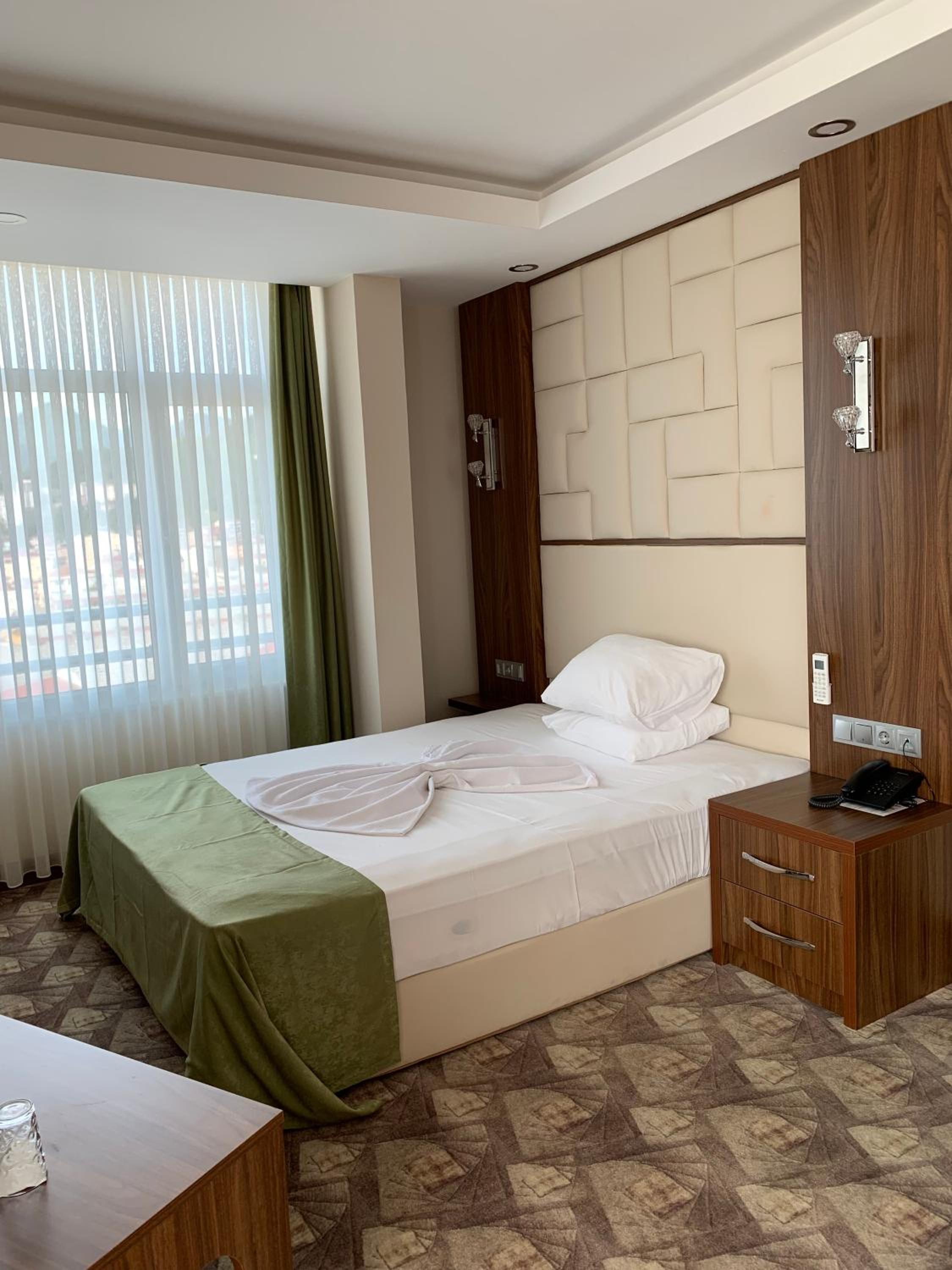 Standard Double Room - Photo 16
