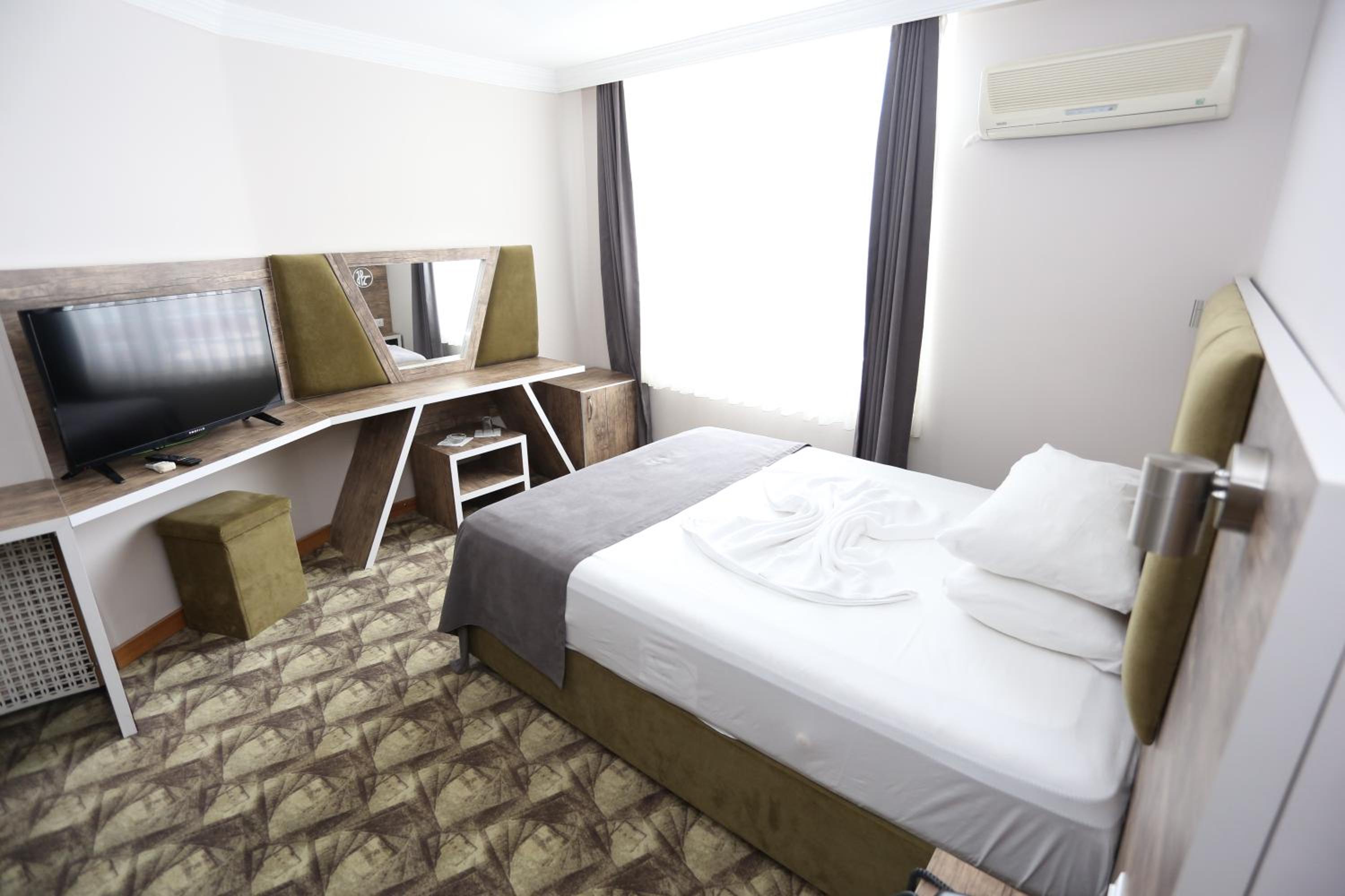 Standard Double Room - Photo 5