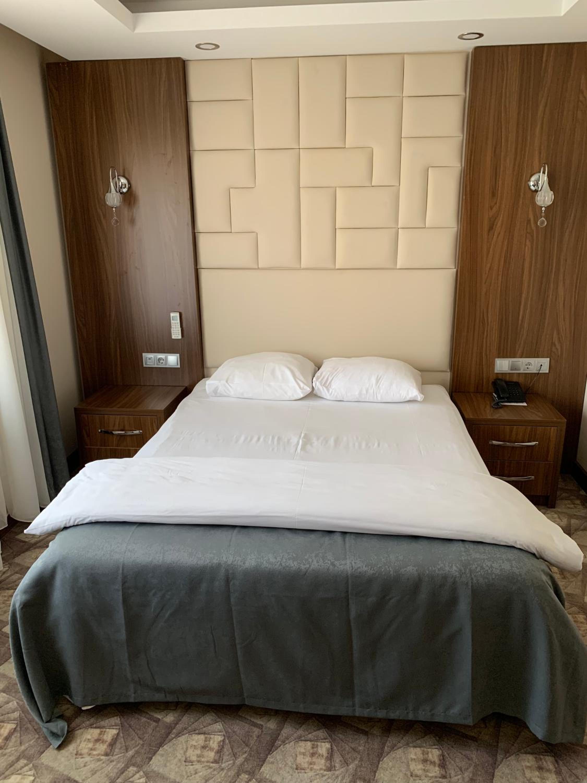 Standard Double Room - Photo 8