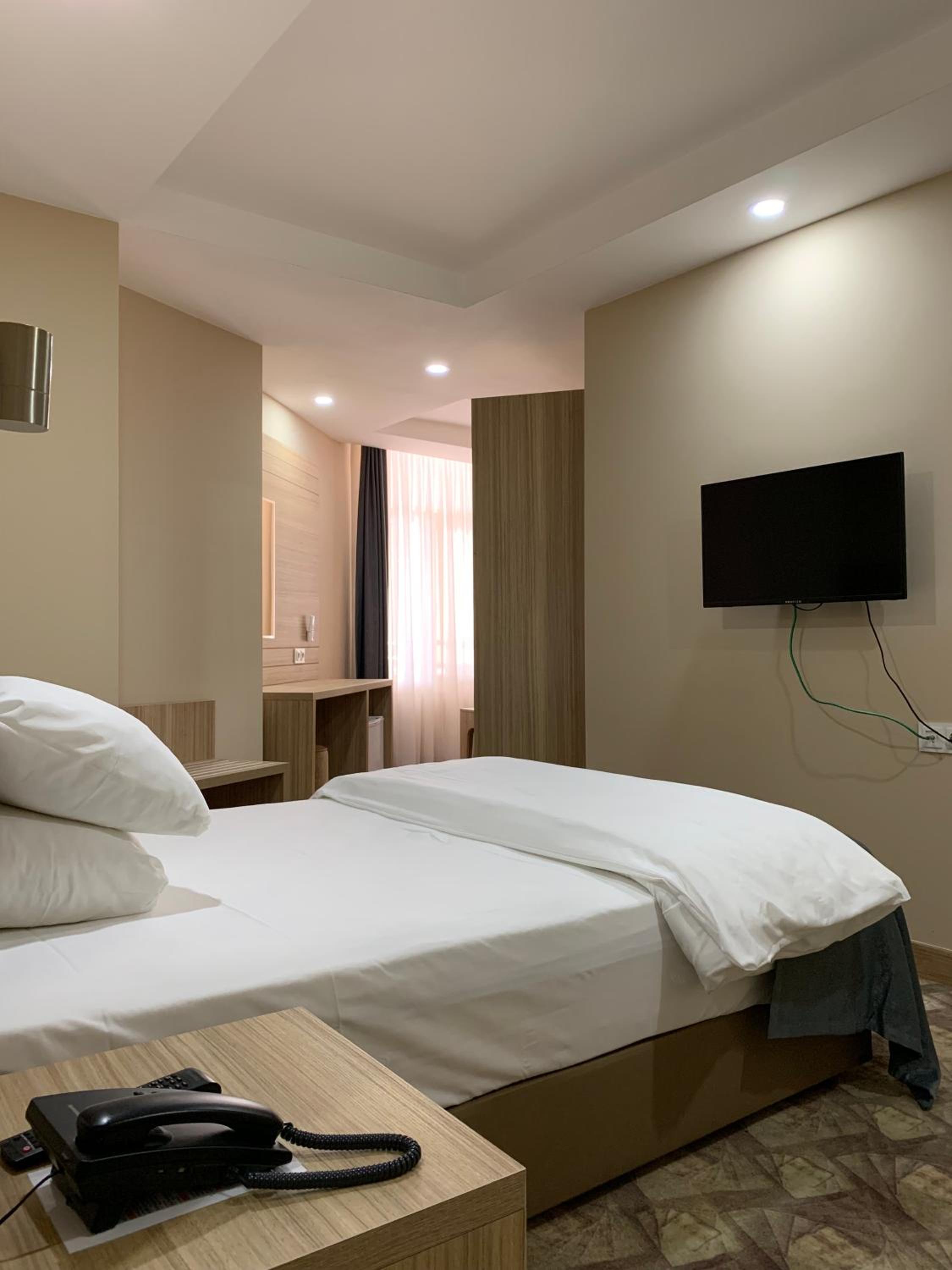 Standard Double Room - Photo 10