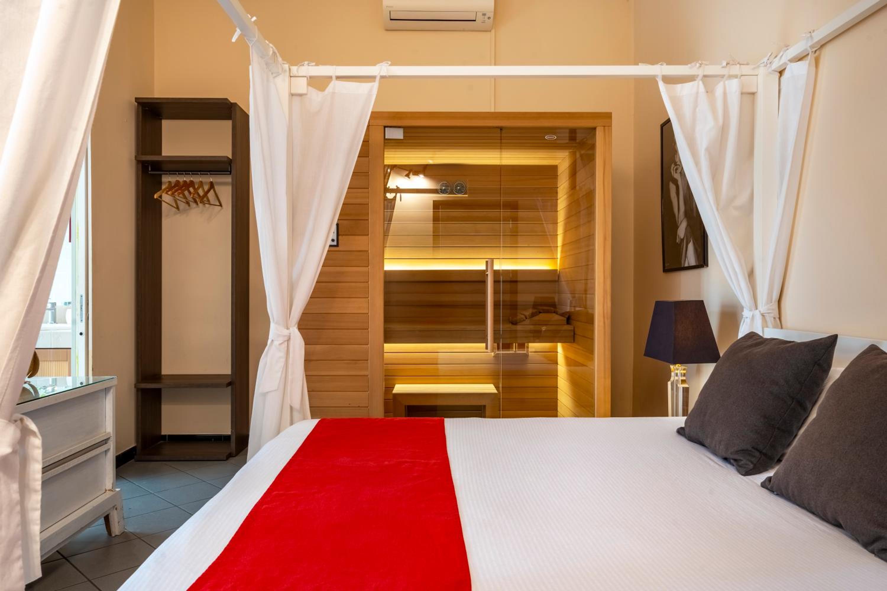 King Room with Spa Bath