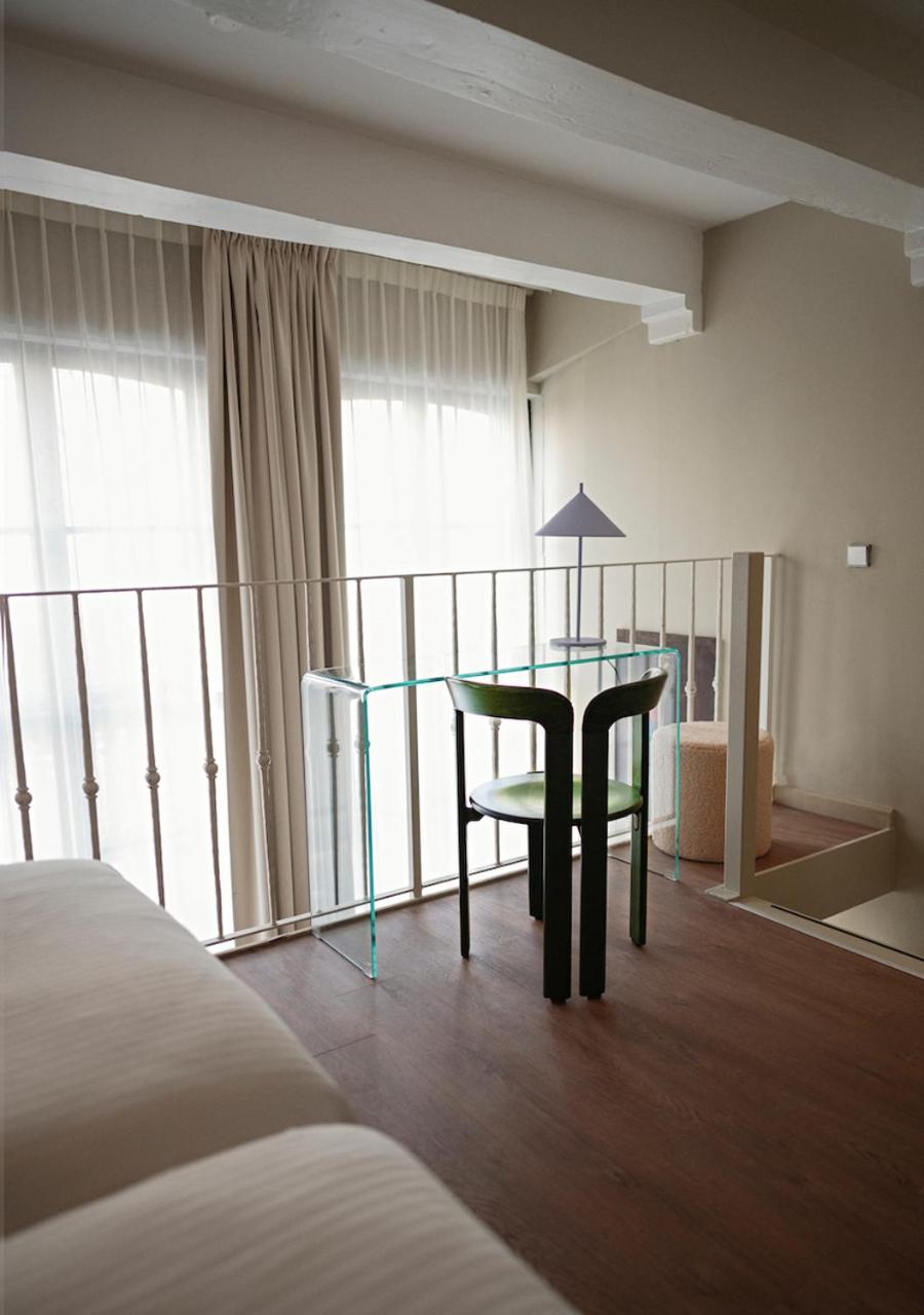 Deluxe Quadruple Room with Canal View photo 2