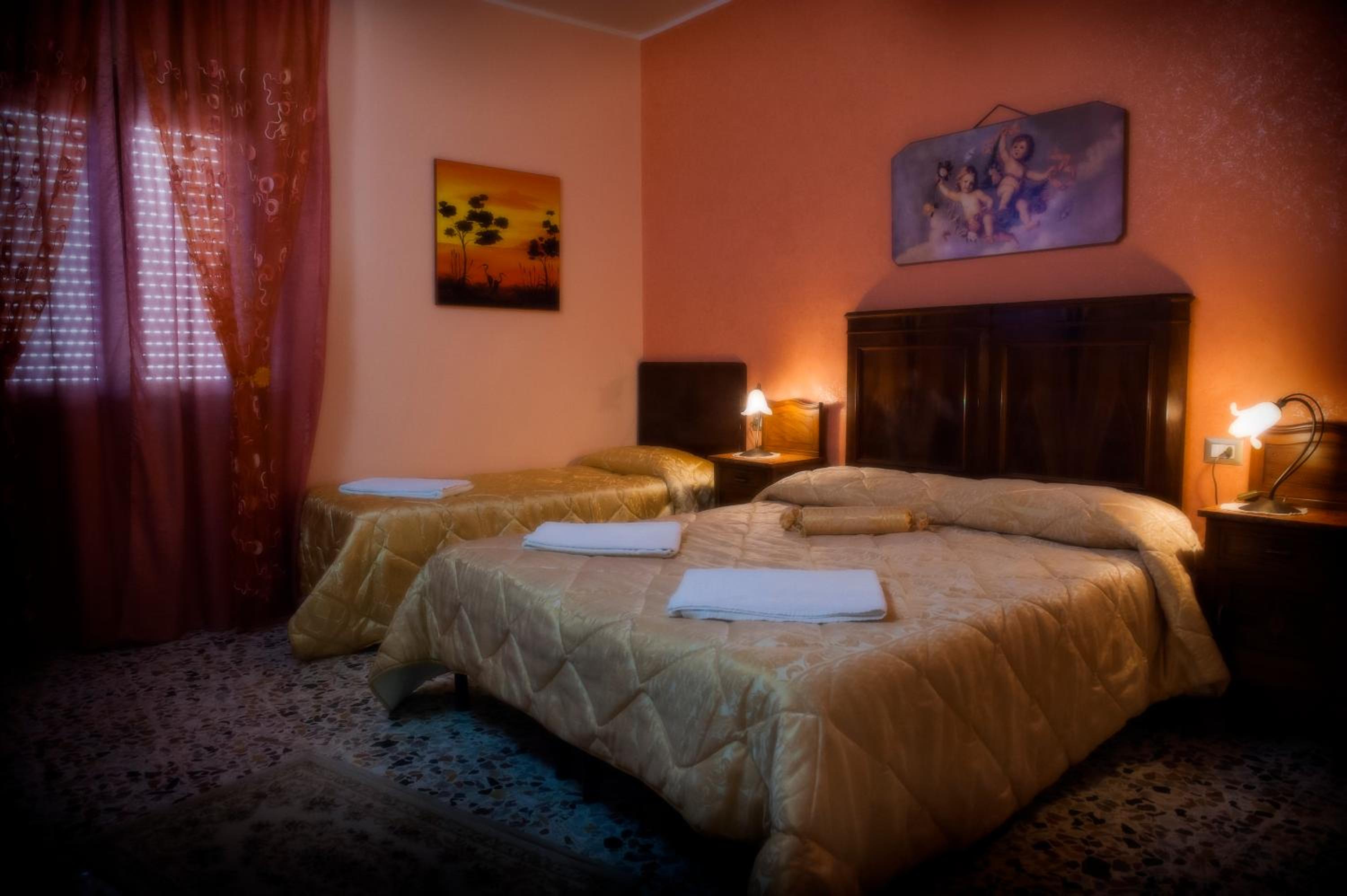 Large Double Room photo 1