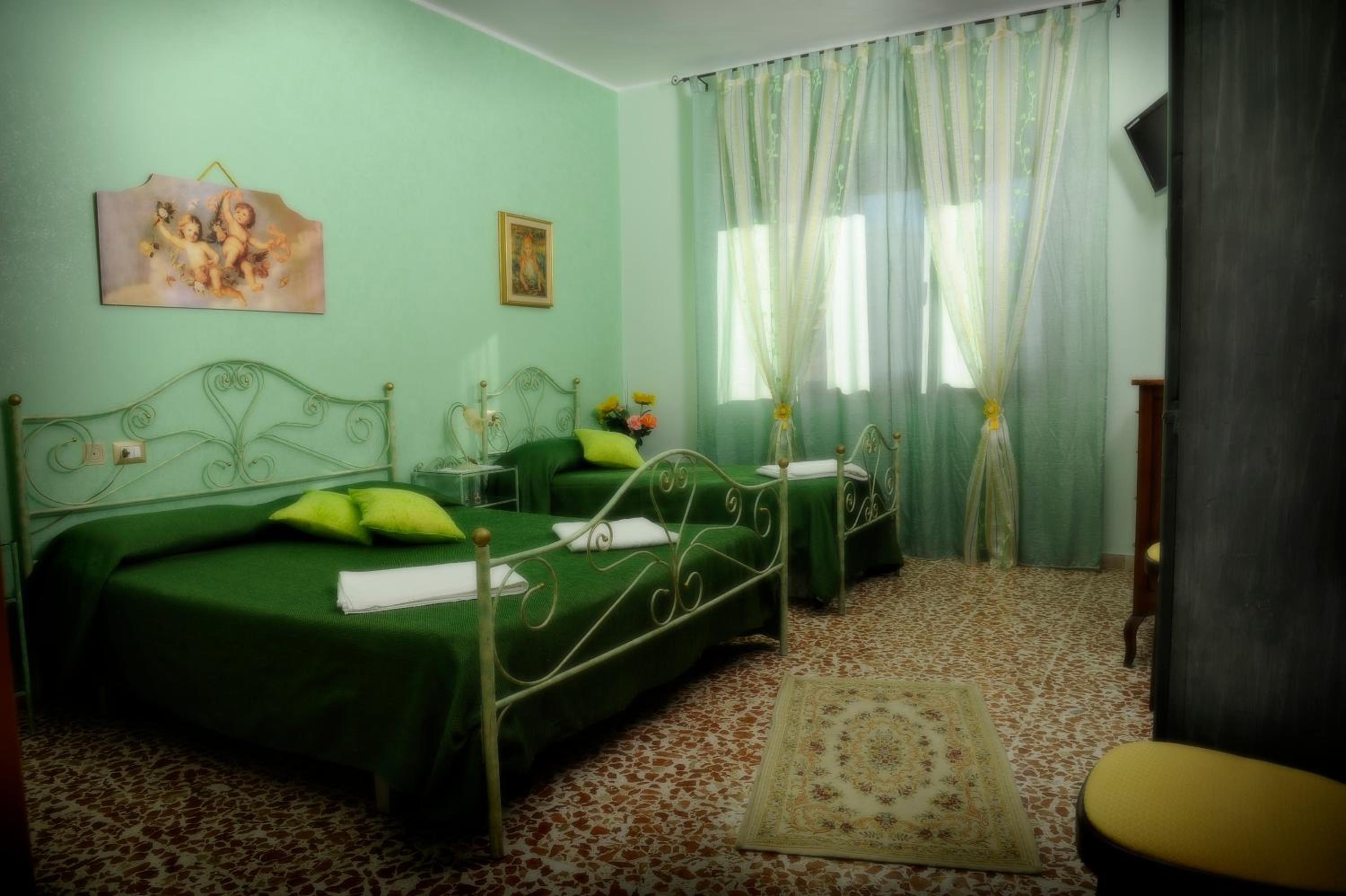 Triple Room with City View photo 3