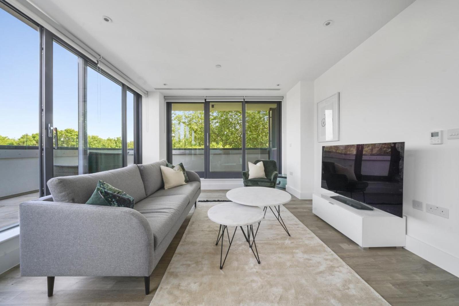 Two-Bedroom Apartment with Balcony photo 2