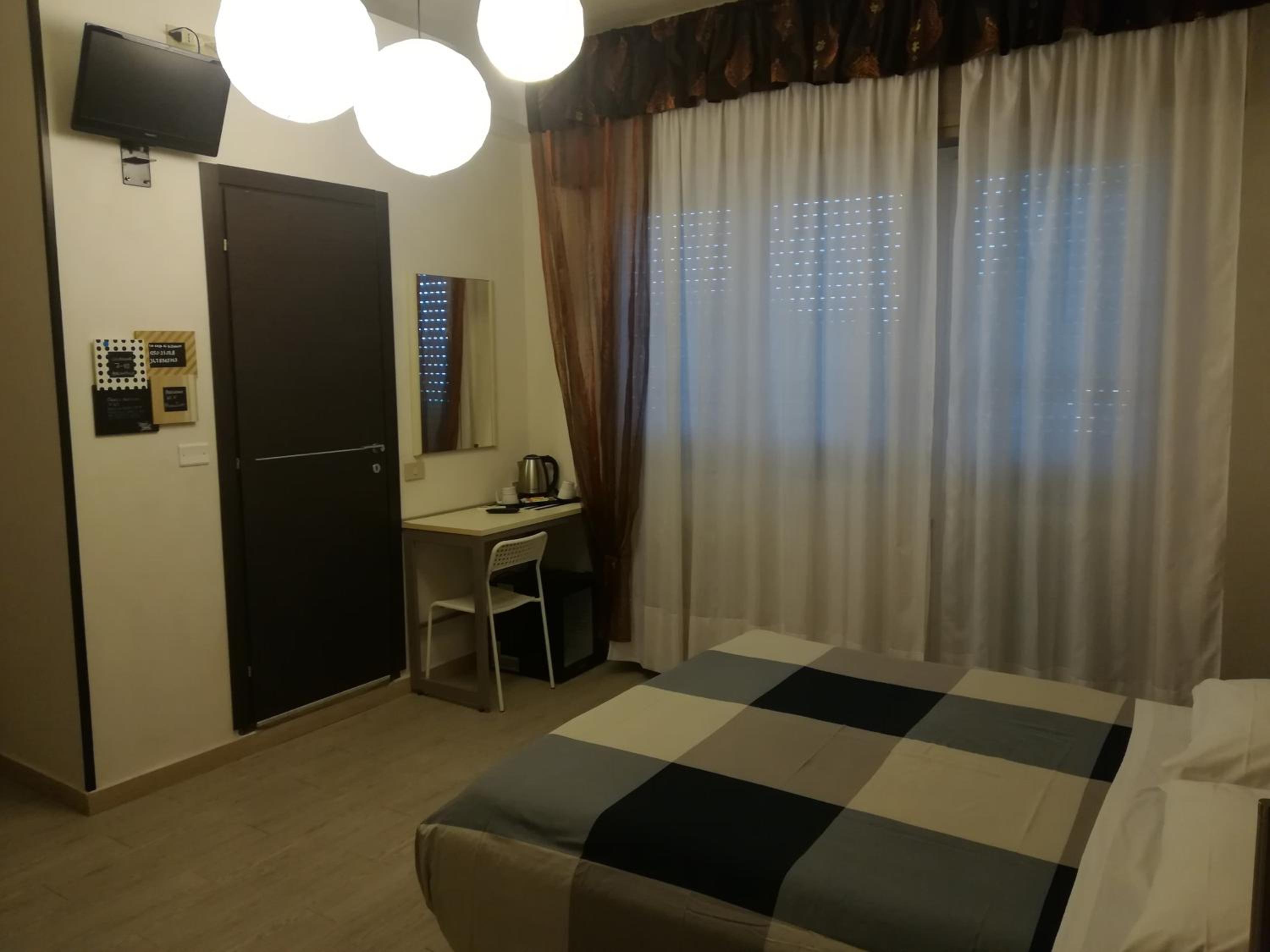 Large Double Room with Balcony and Garden View  photo 1