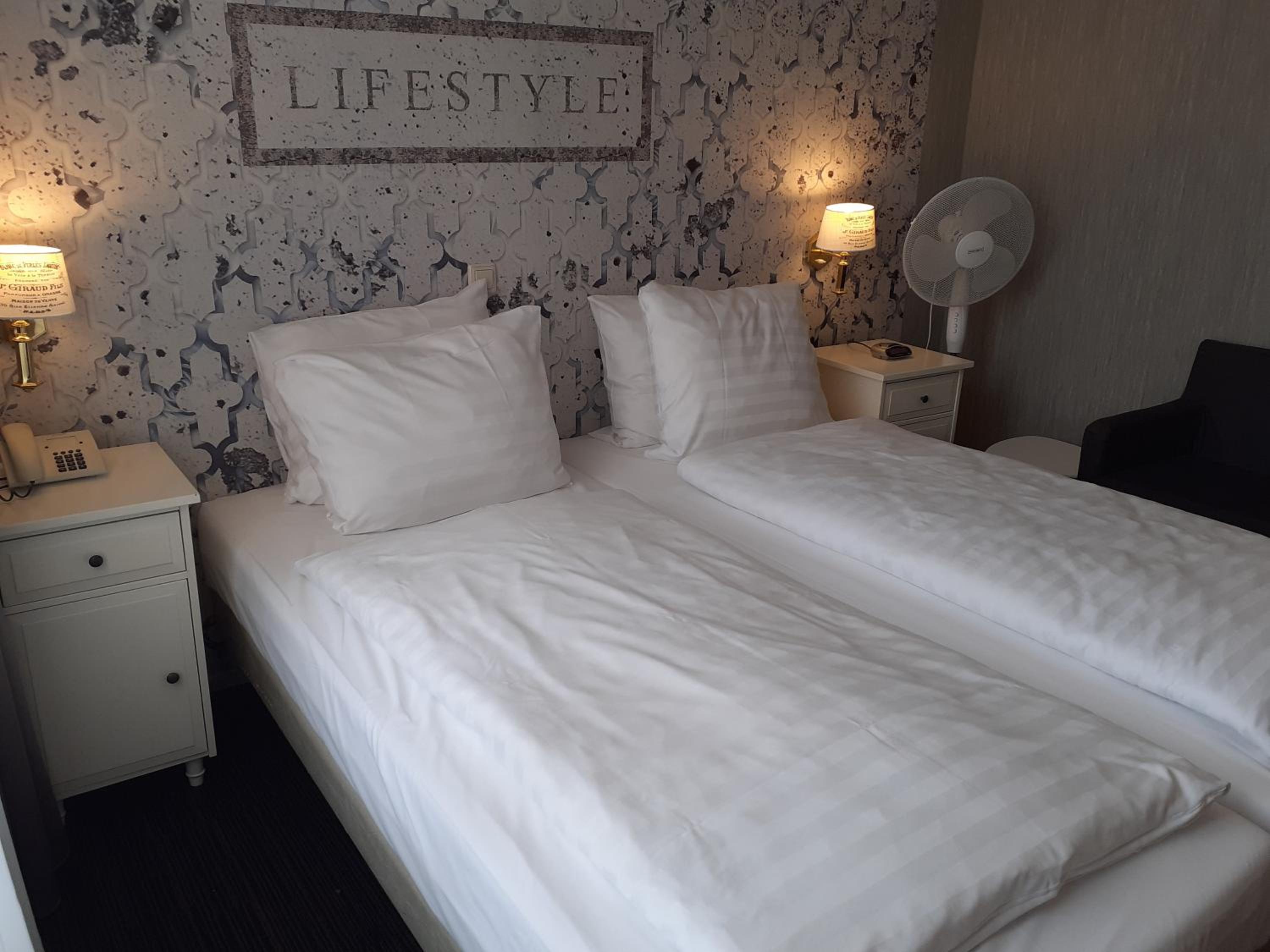 Budget Double Room photo 2