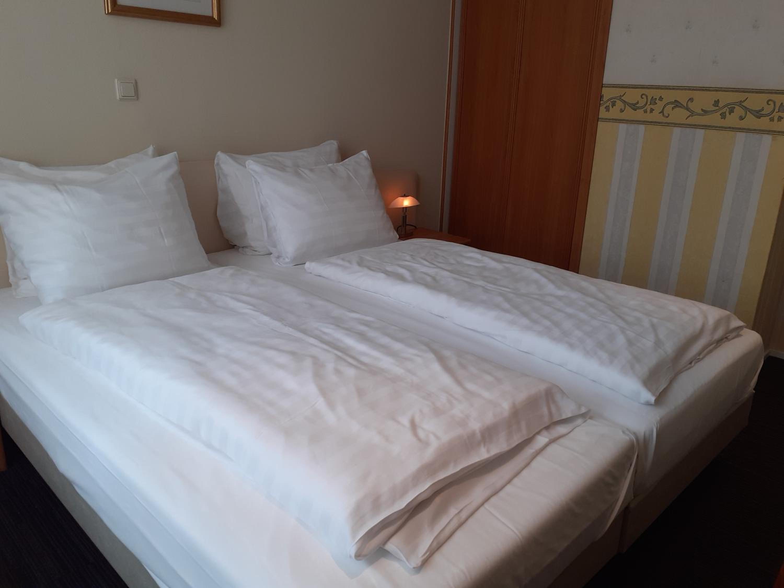 Budget Double Room photo 3