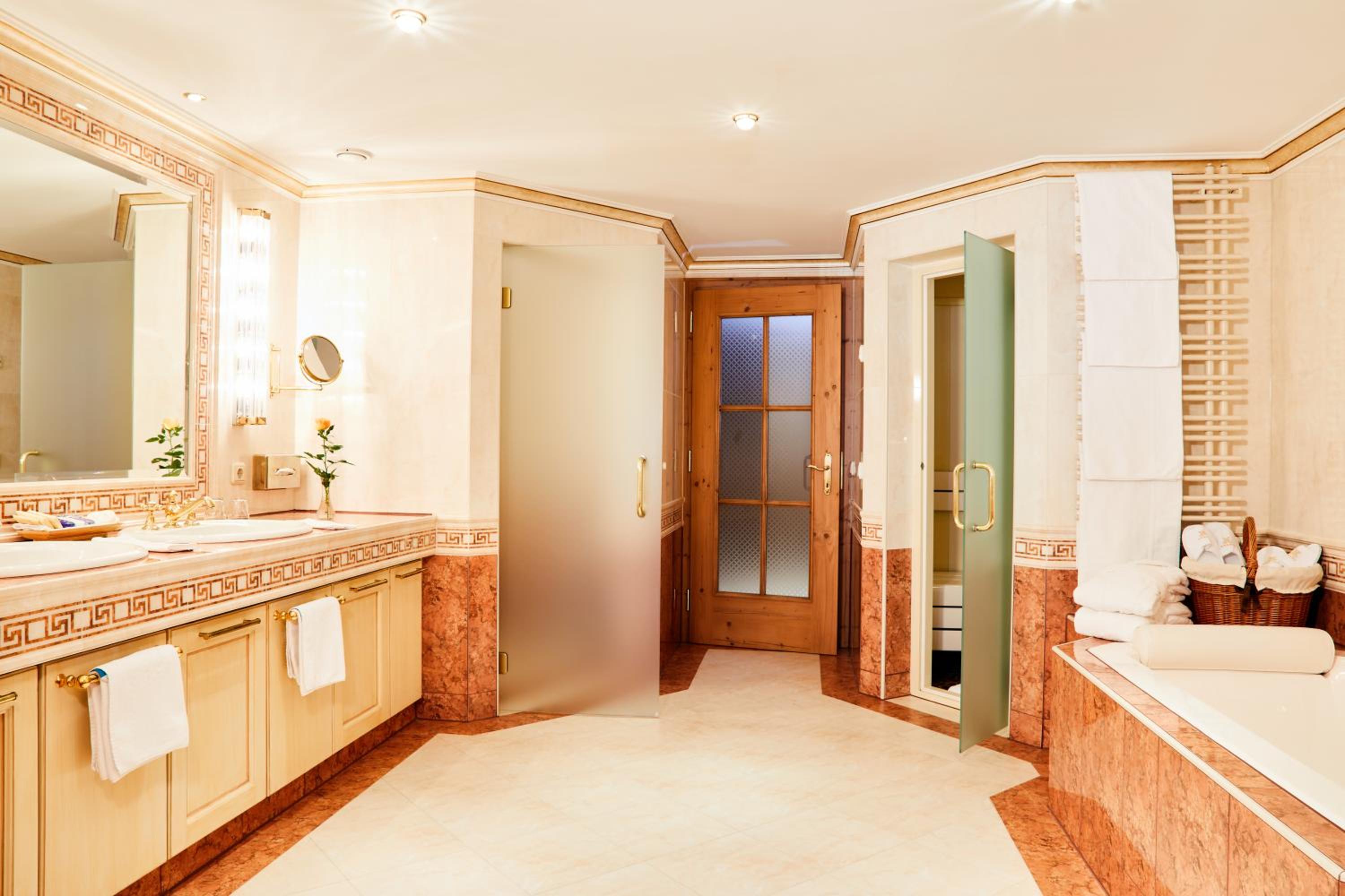 Deluxe Garden Suite photo 3