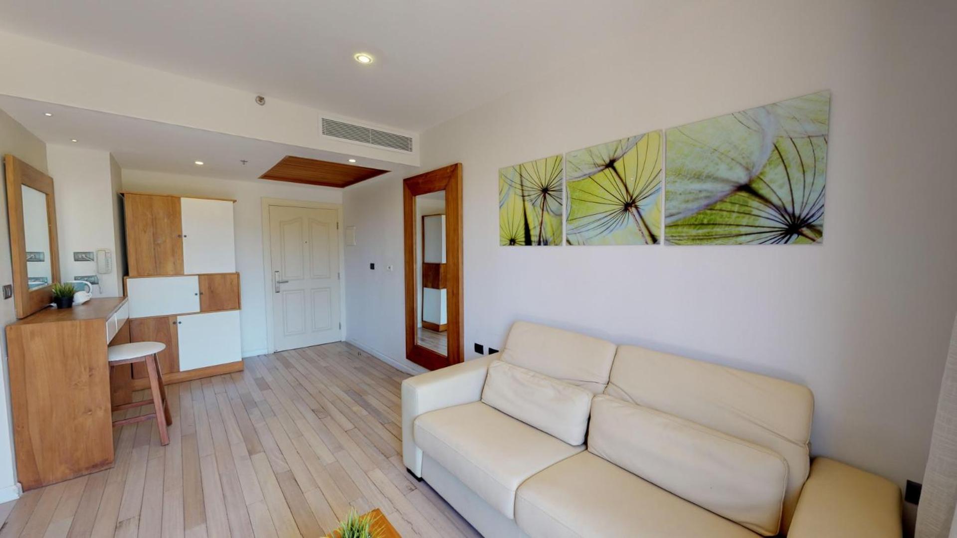 Suite - Photo 3