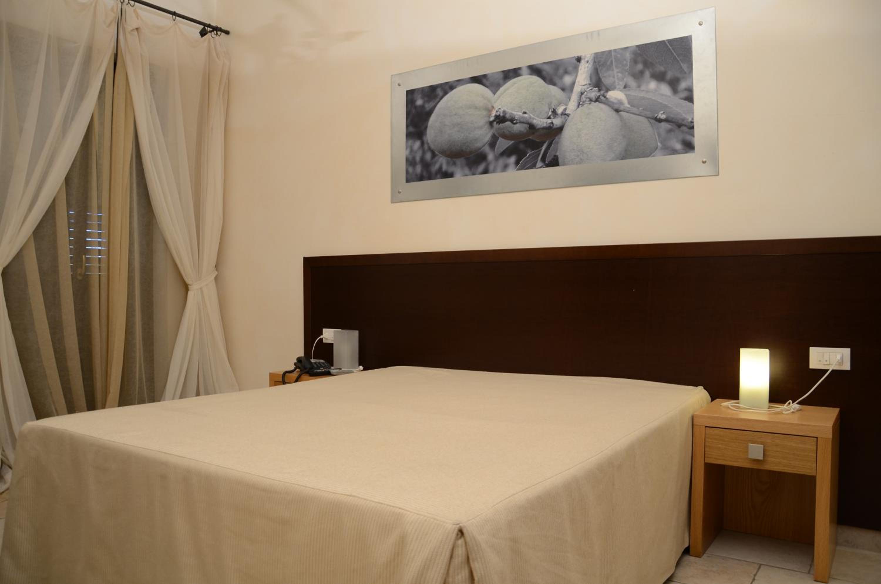 Double Room - Photo 5