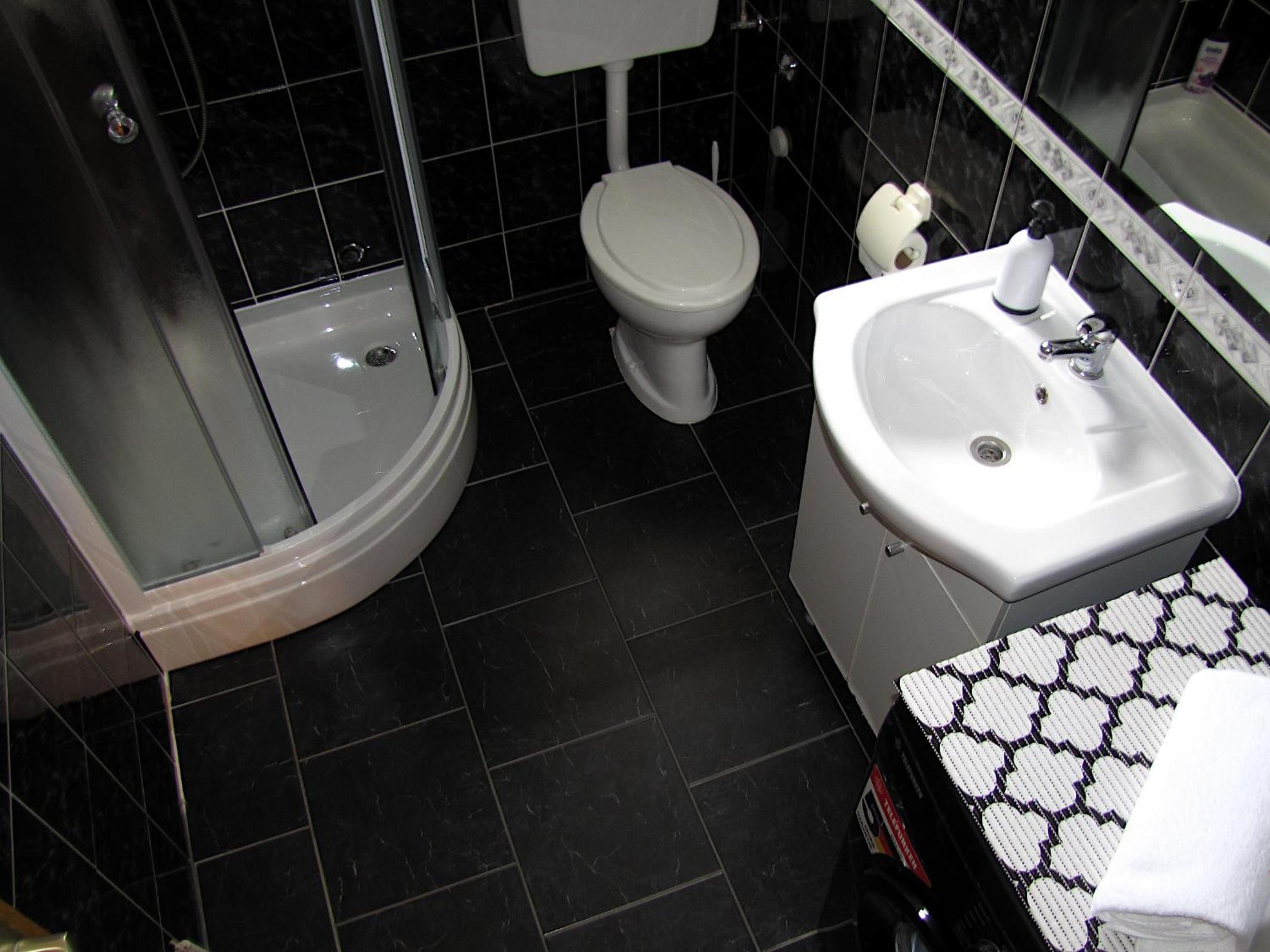Two-Bedroom Apartment - Photo 9