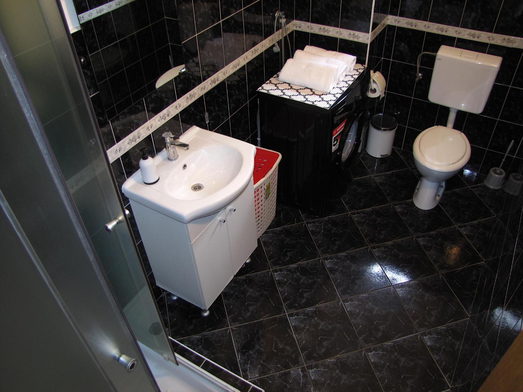 One-Bedroom Apartment - Ground Floor - Photo 26