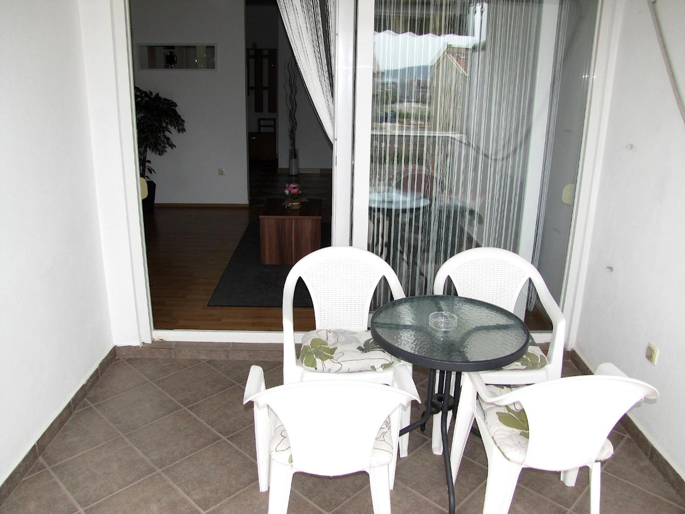 One-Bedroom Apartment with Balcony - Photo 10