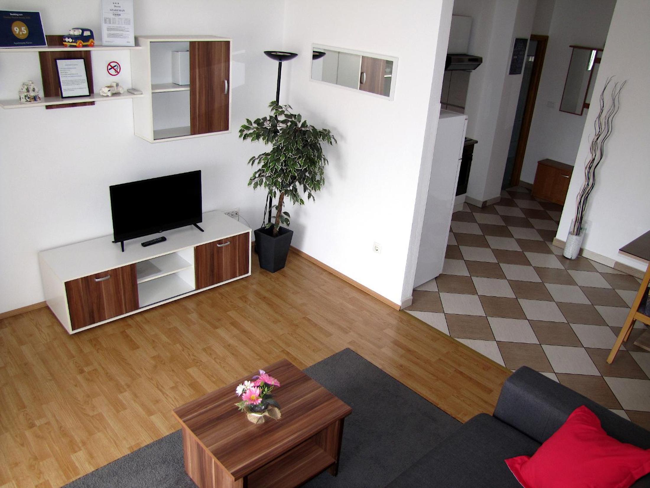 One-Bedroom Apartment with Balcony - Photo 21