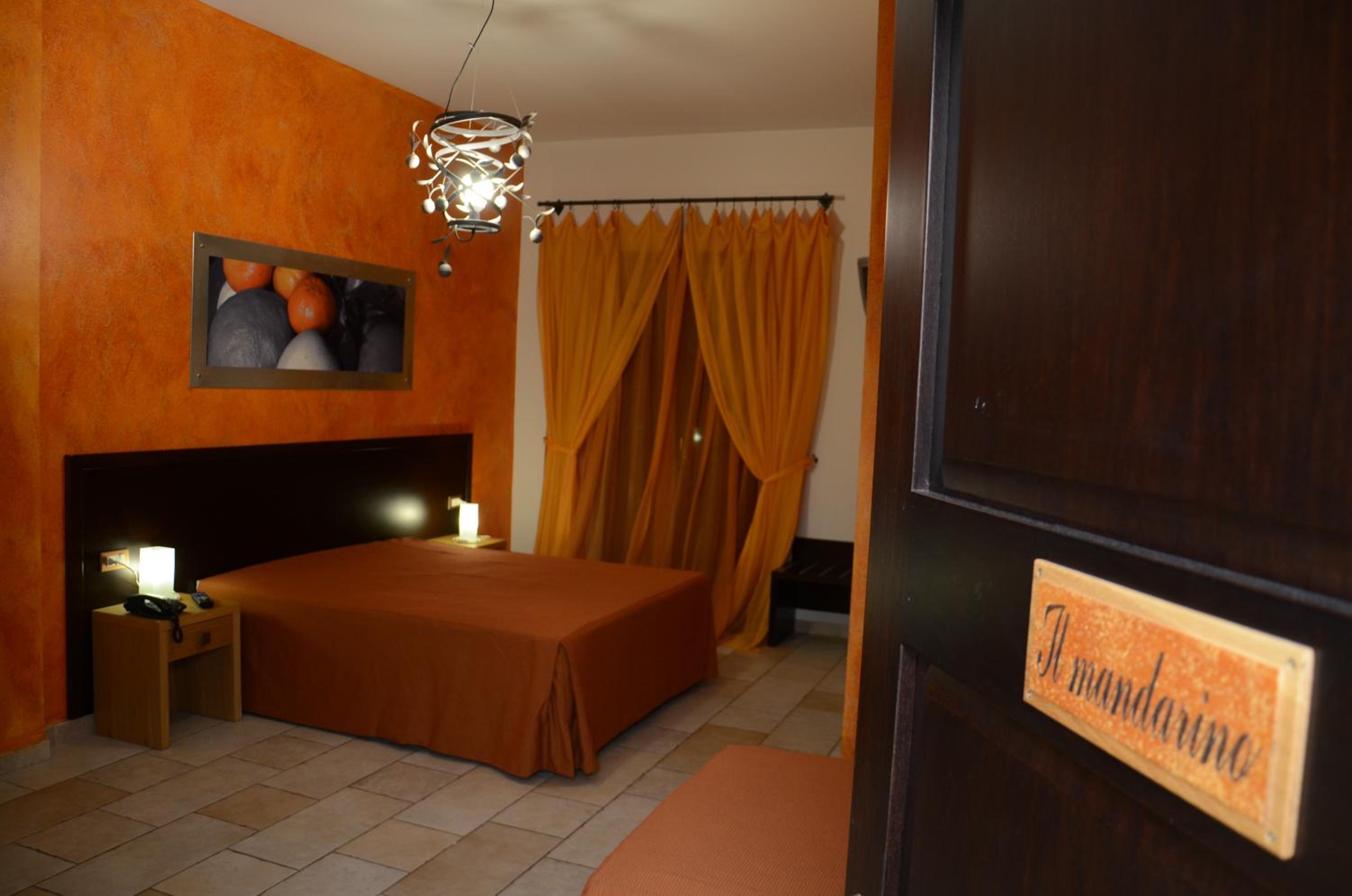 Double Room - Photo 6