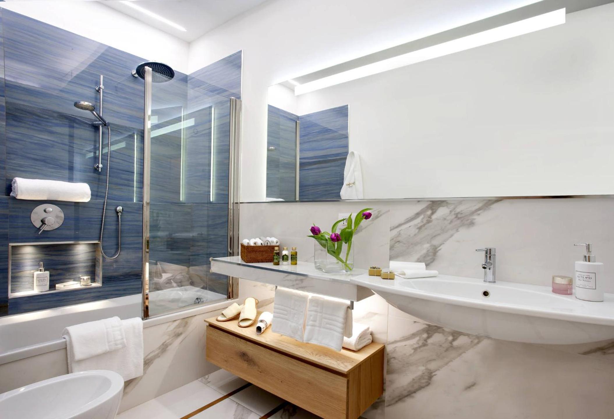 Classic Double or Twin Room - Photo 8