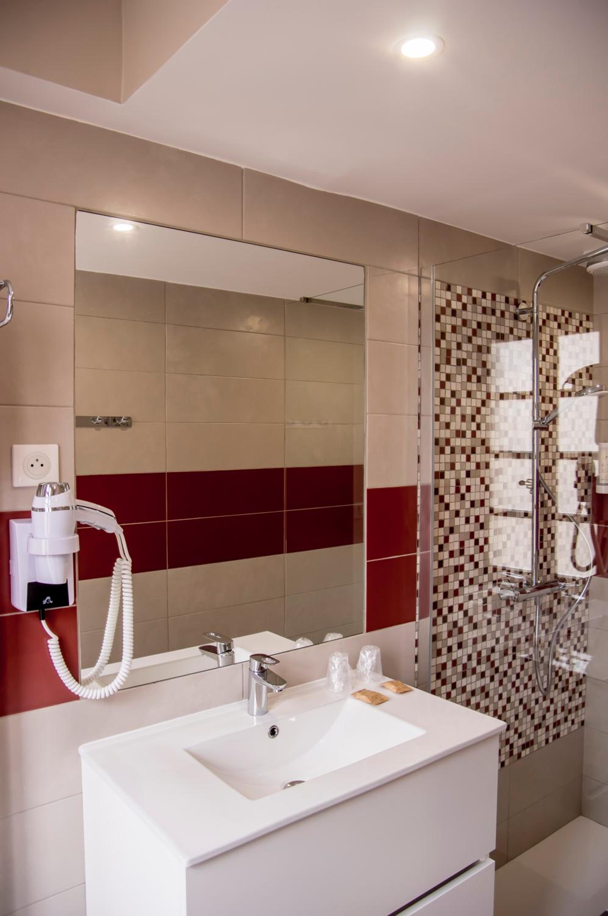 Superior Twin Room - Photo 9