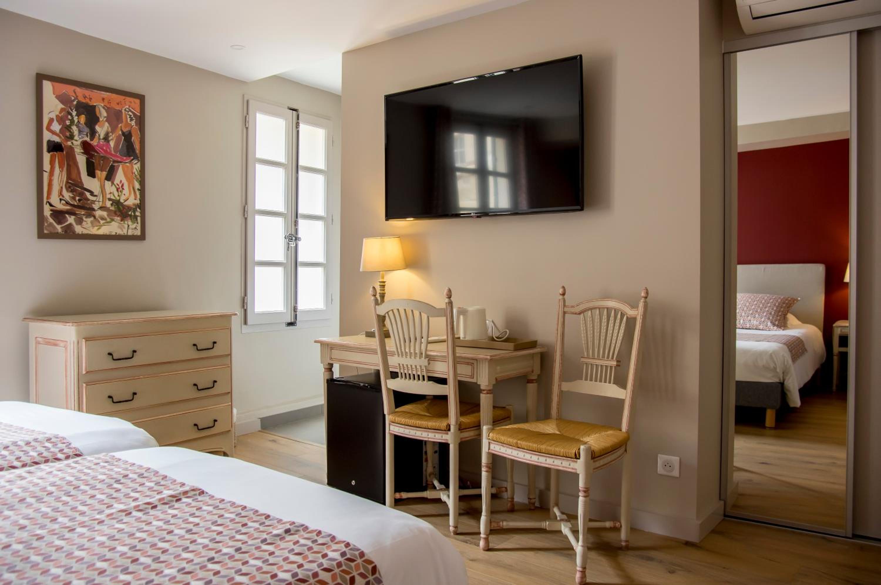 Superior Twin Room - Photo 11