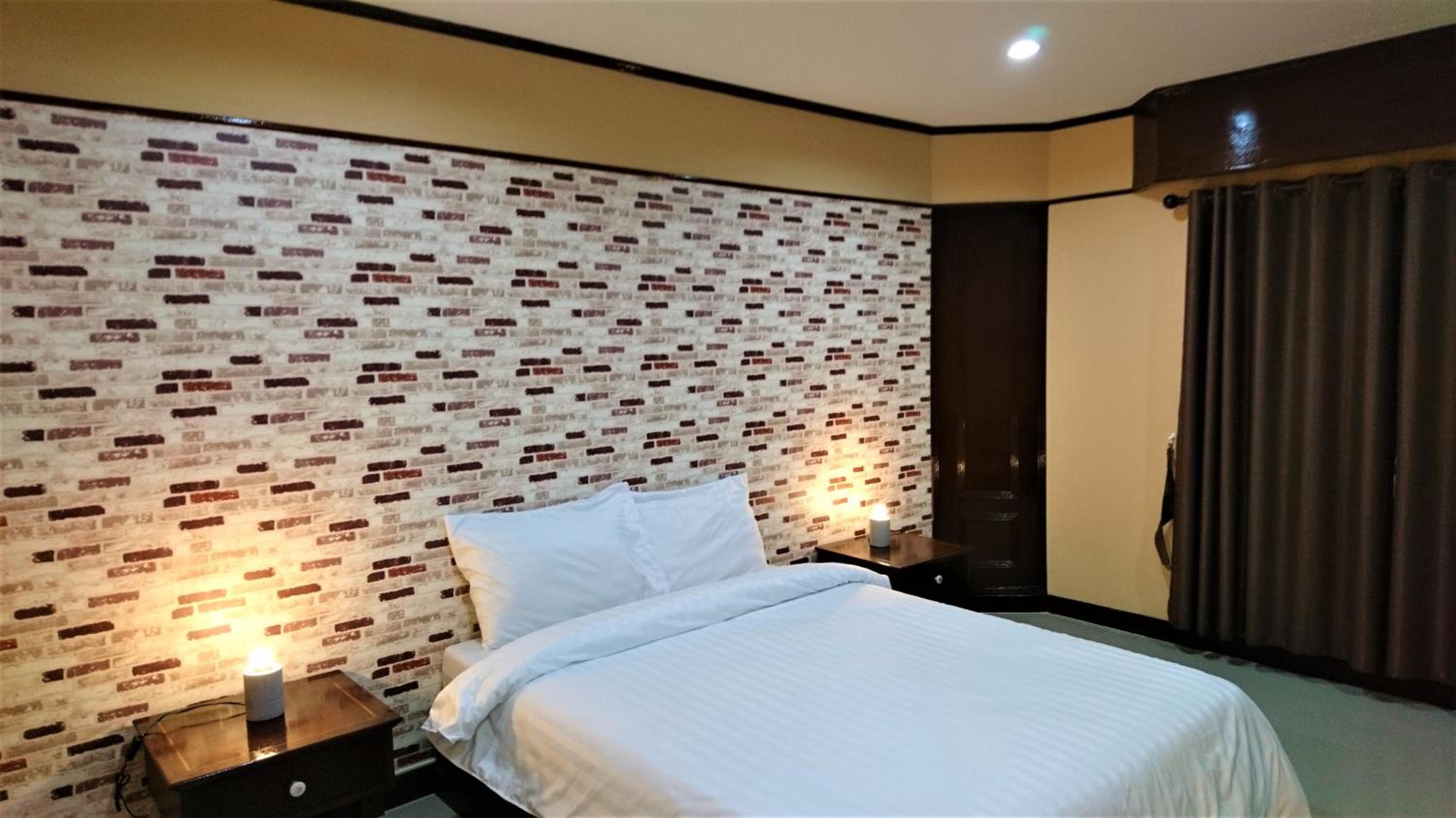 Double Room with Private Bathroom - Photo 3