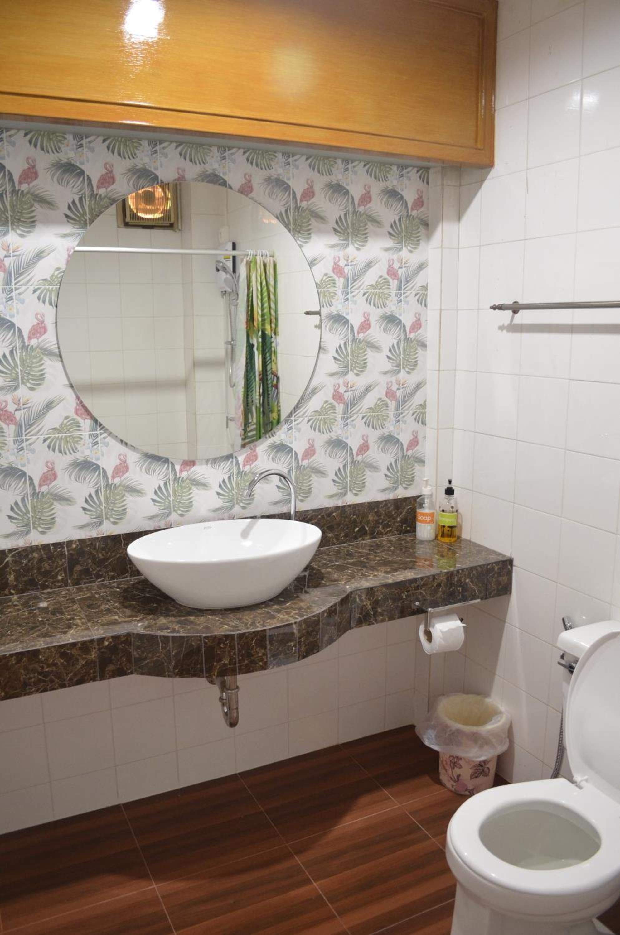 Twin Room with Private Bathroom - Photo 2