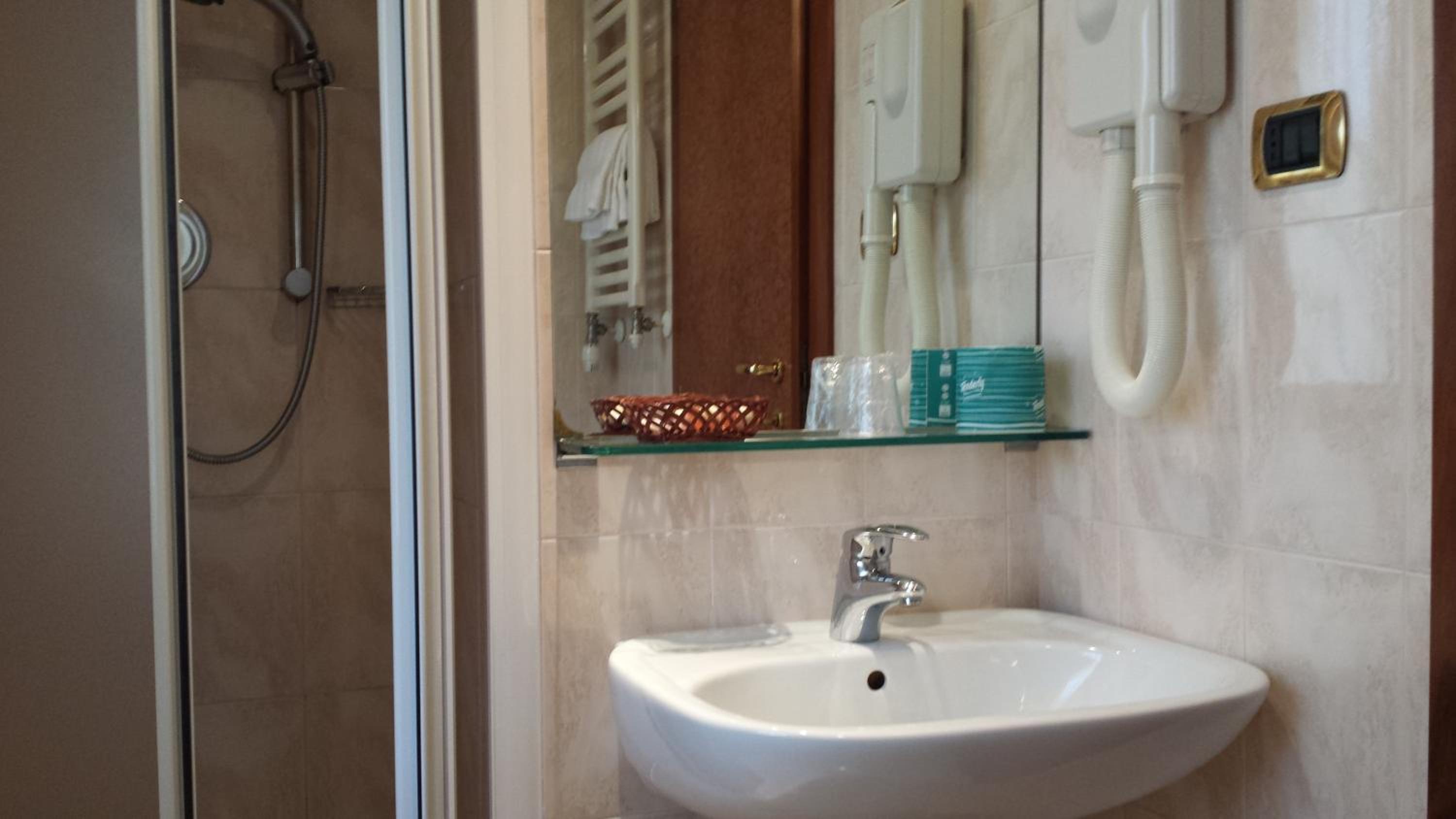 Double or Twin Room photo 2
