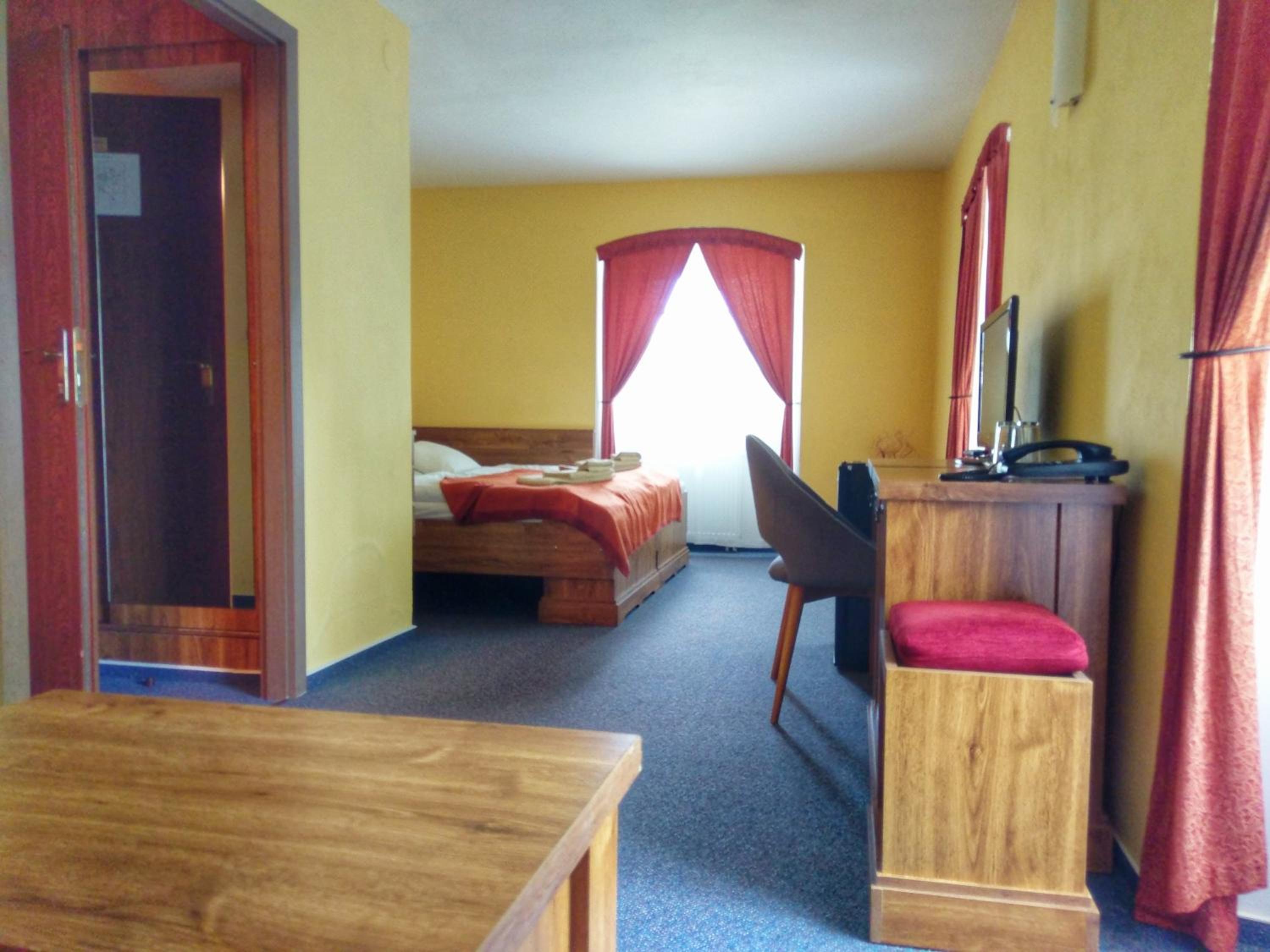Deluxe Double or Twin Room photo 2