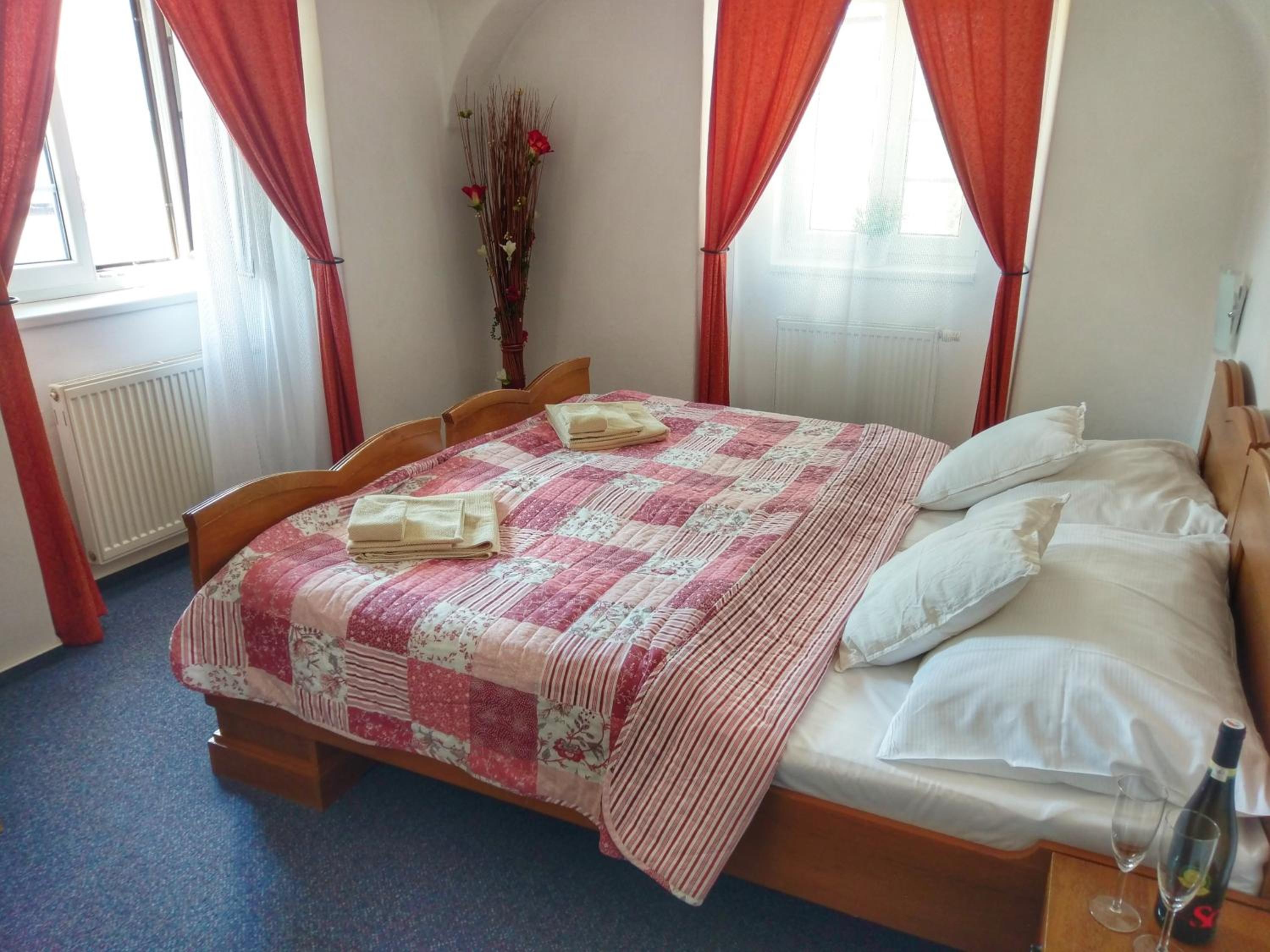 One-Bedroom Suite photo 1
