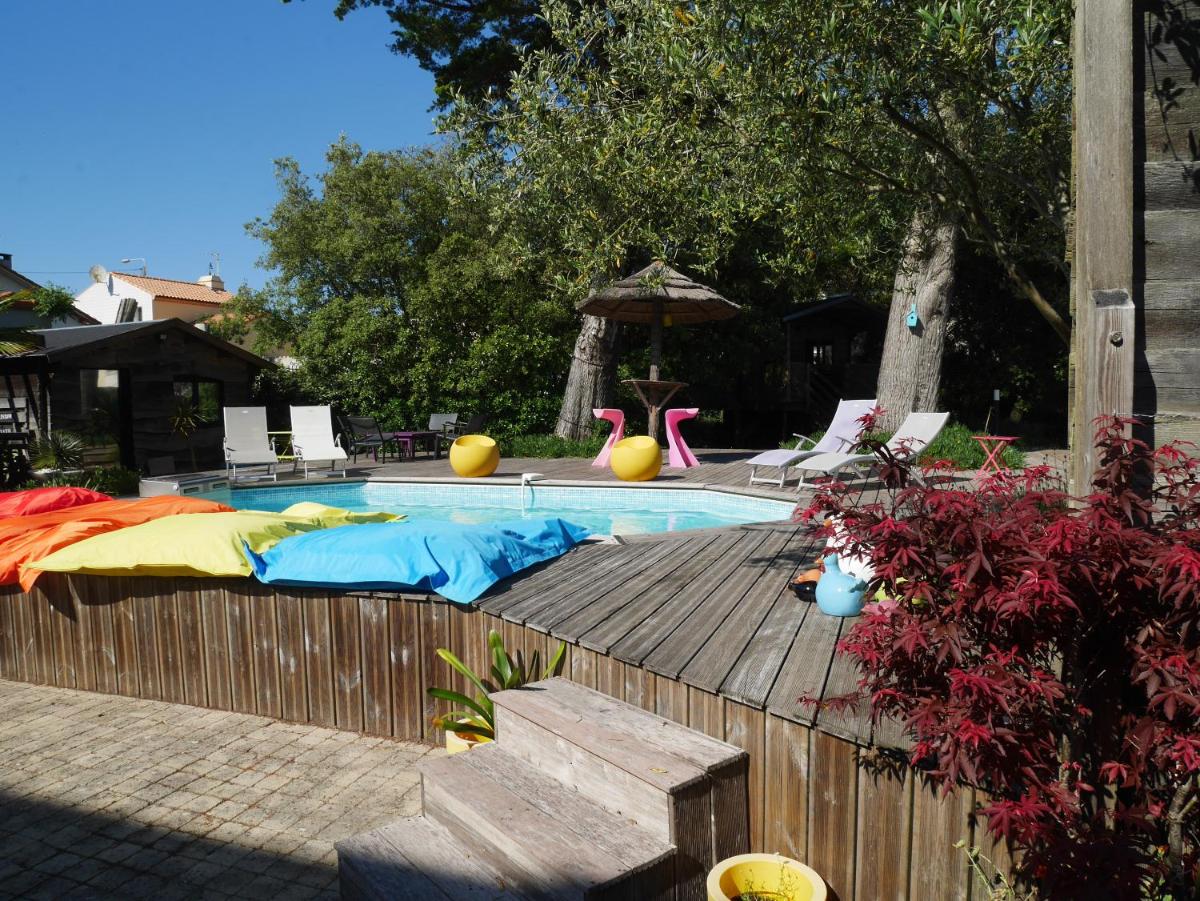 Double Room with Pool View