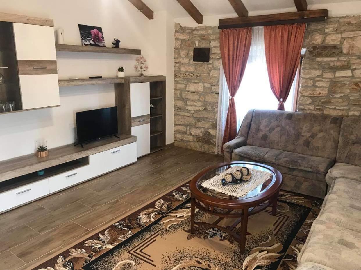 Apartment - Split Level photo 1