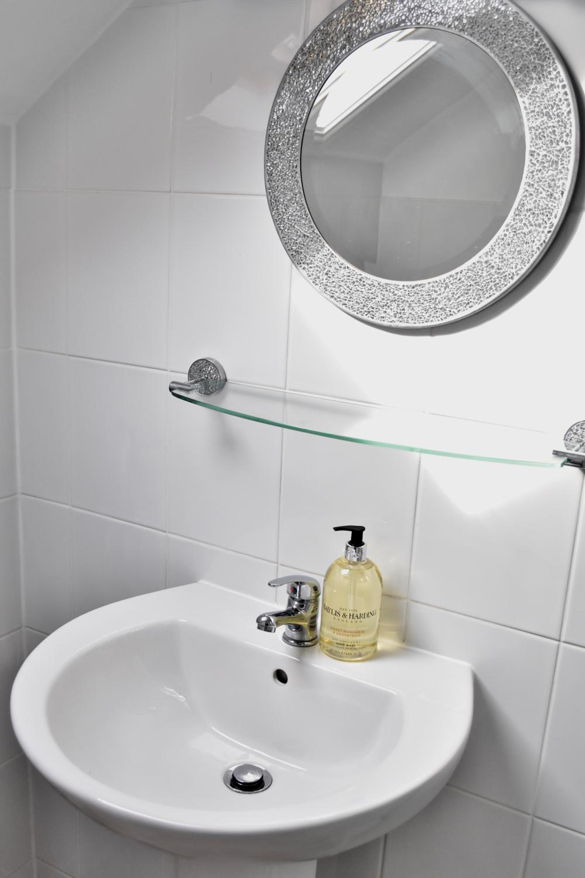 Double Room with Private Bathroom photo 3