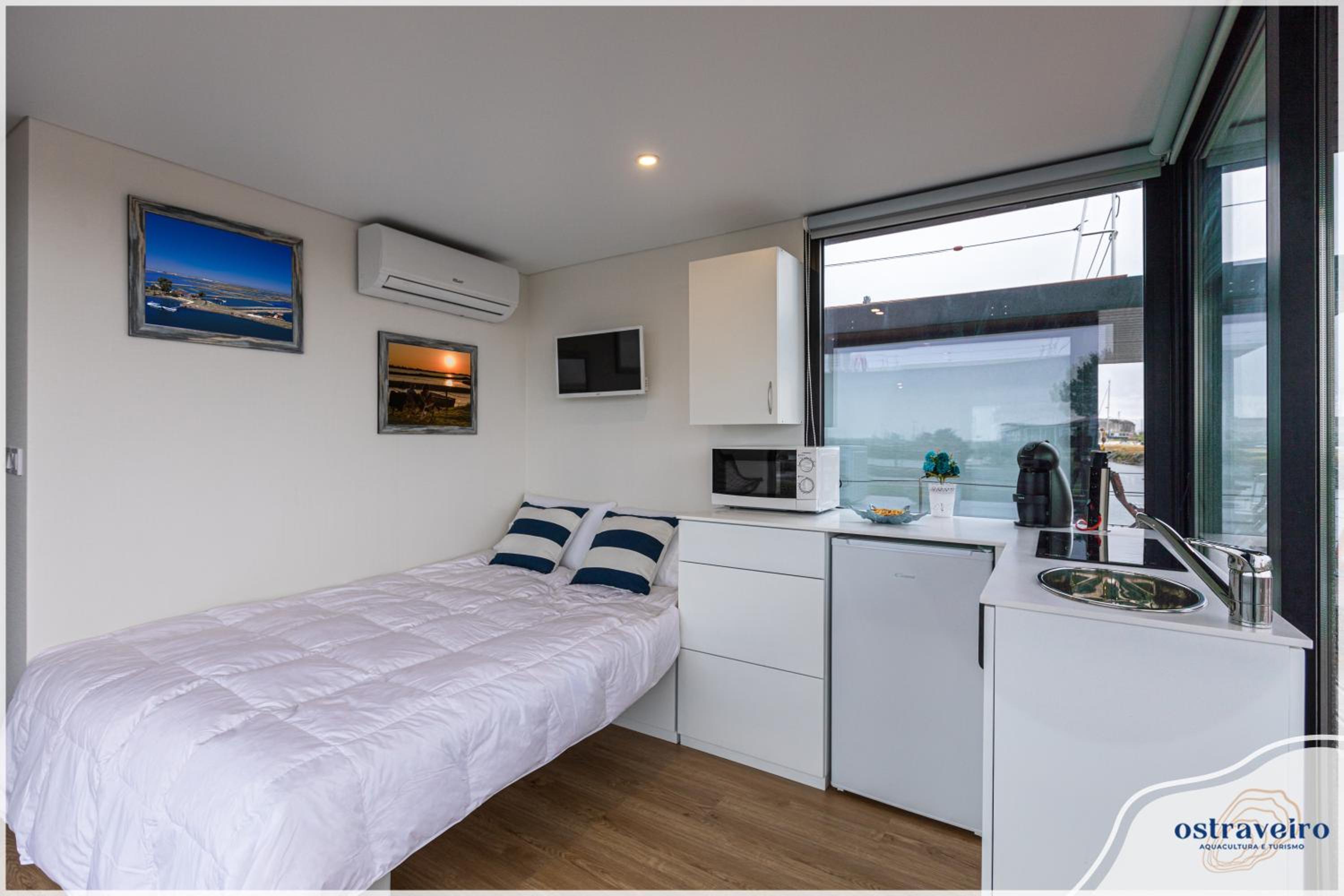 Studio Apartment with Sea View - Photo 1