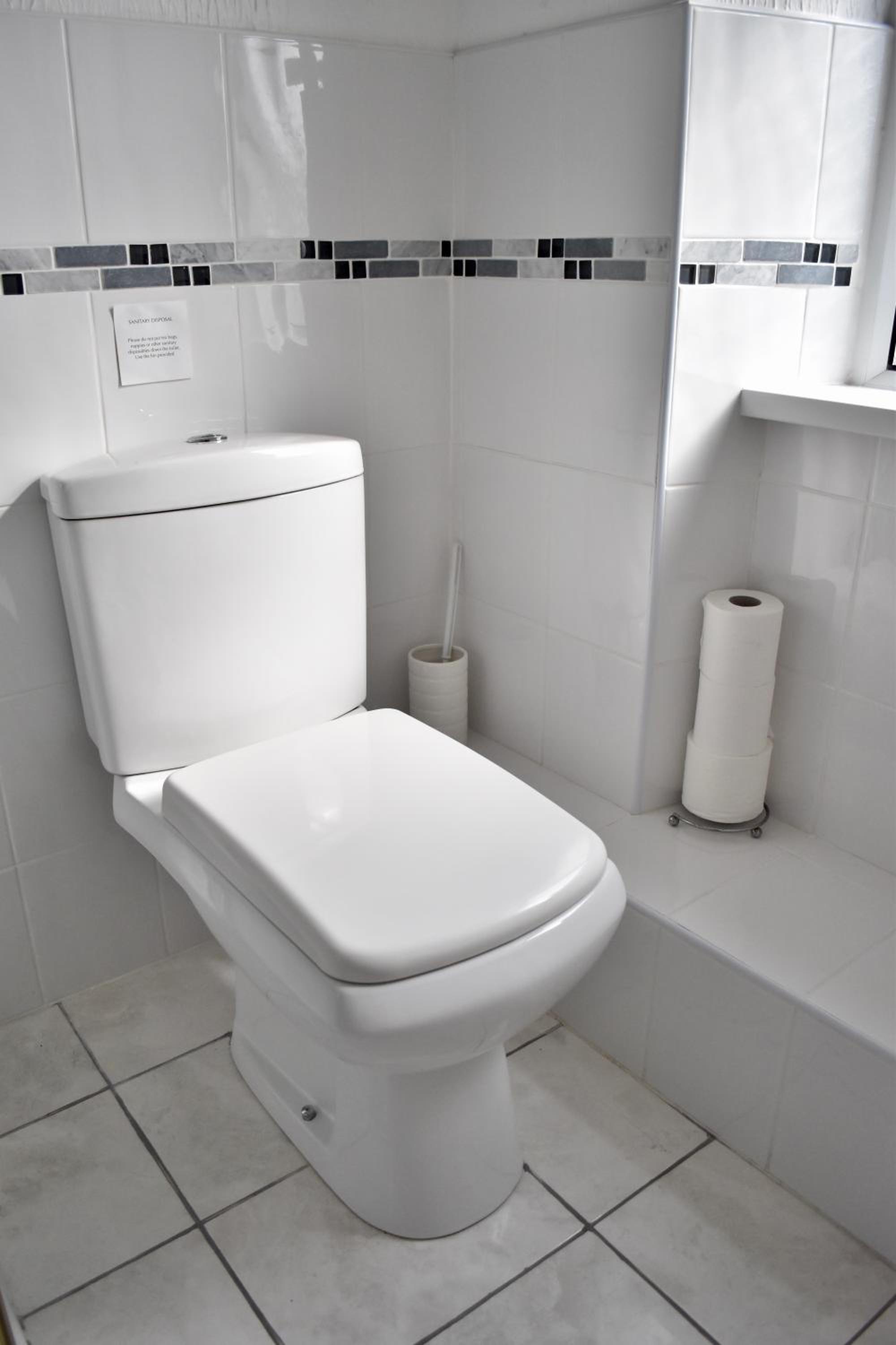 Standard Twin Room with Shared Bathroom photo 3