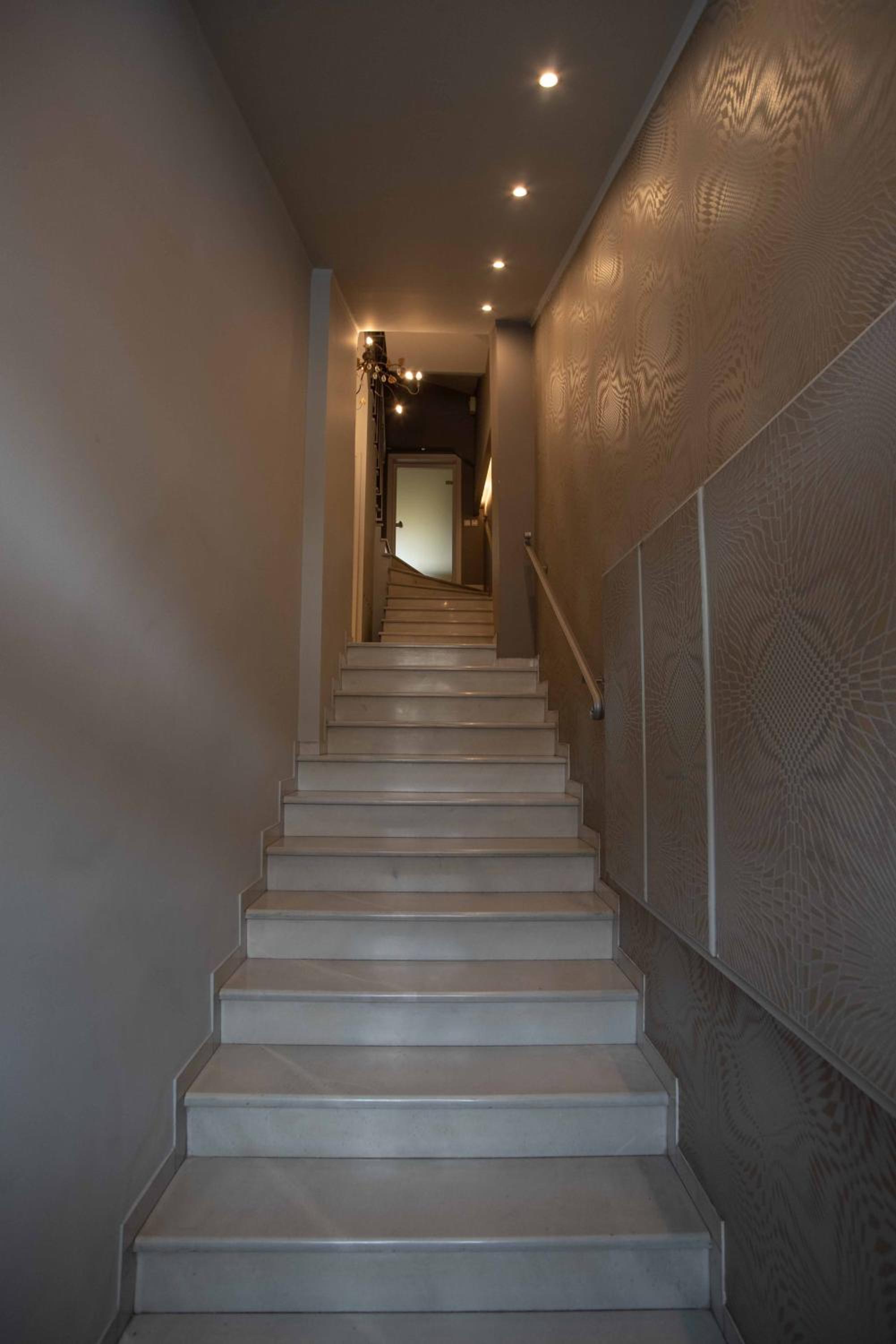 Studio with Balcony - Photo 4
