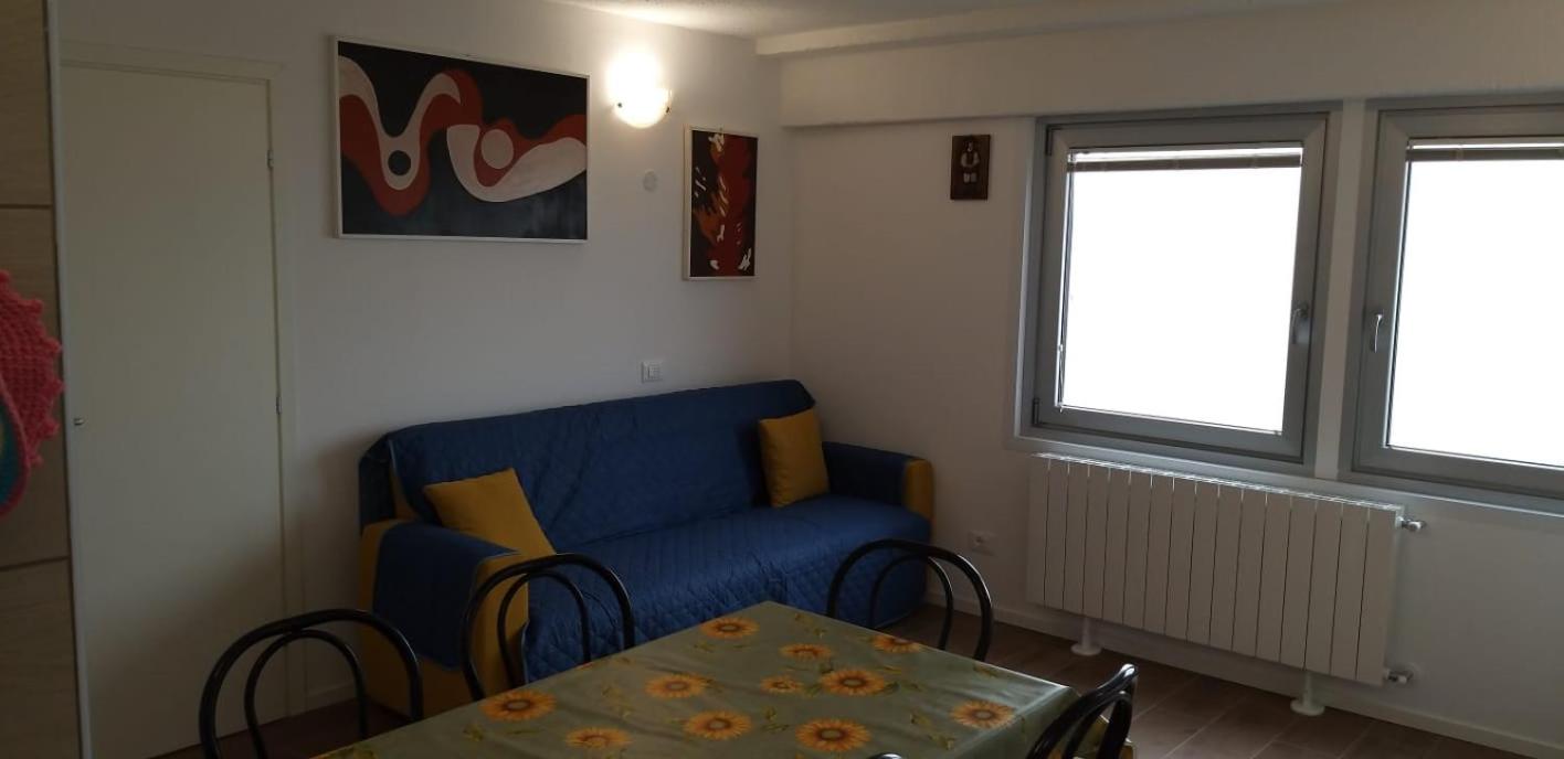 Three-Bedroom Apartment photo 2
