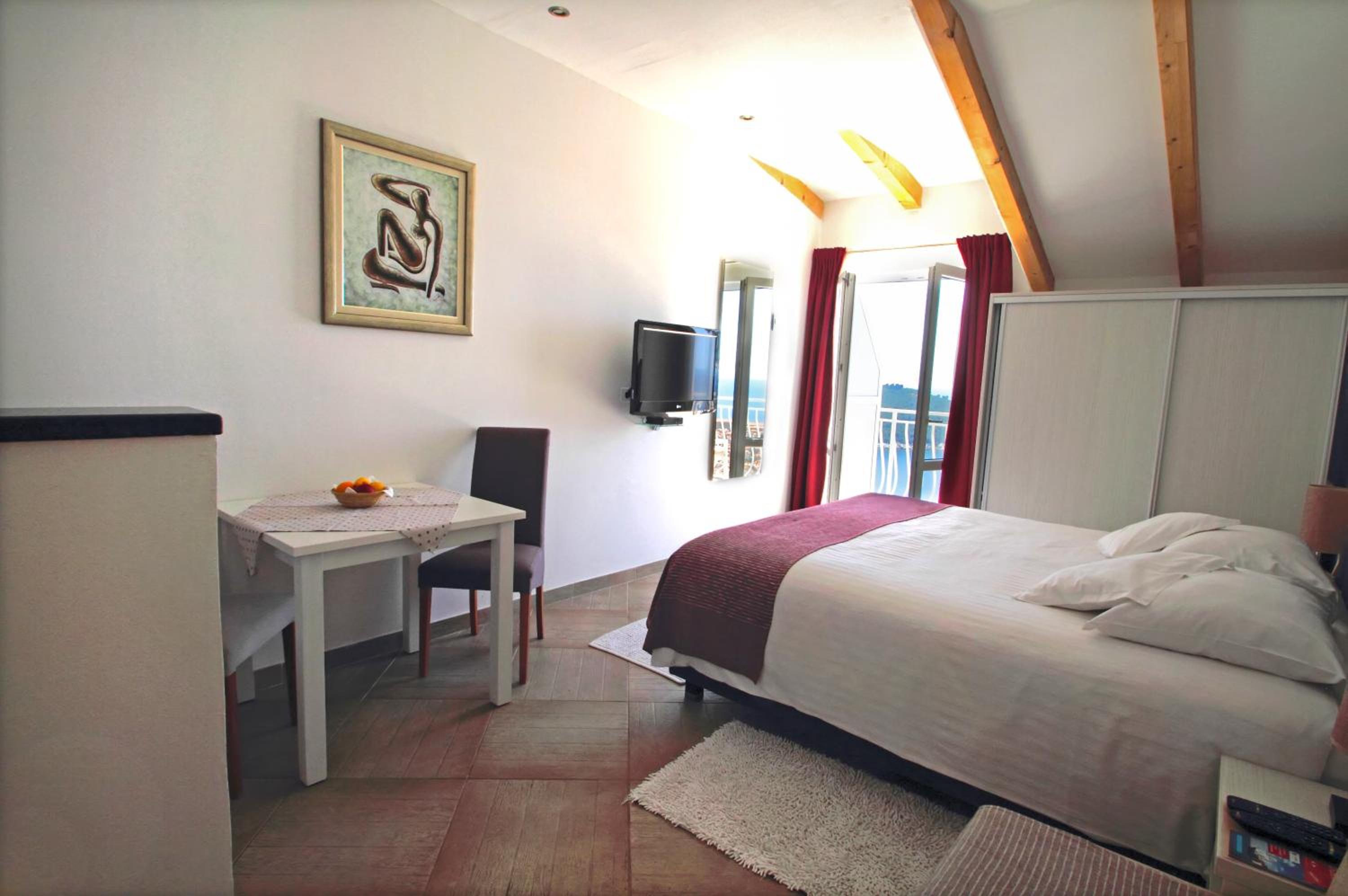 Studio Apartment photo 1
